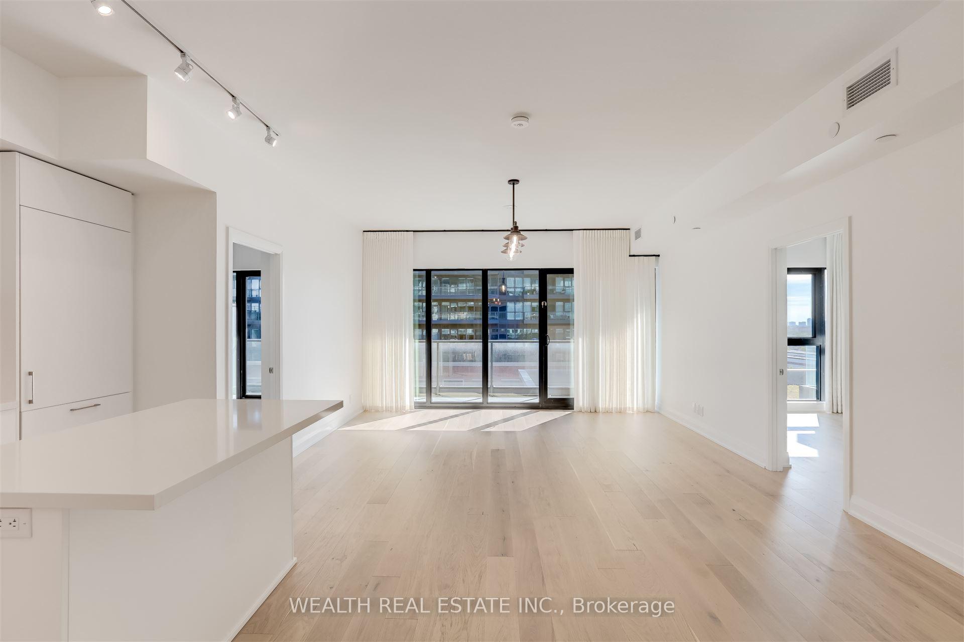 2 Bedrooms Condo at 33 Frederick Todd,  Toronto For sale