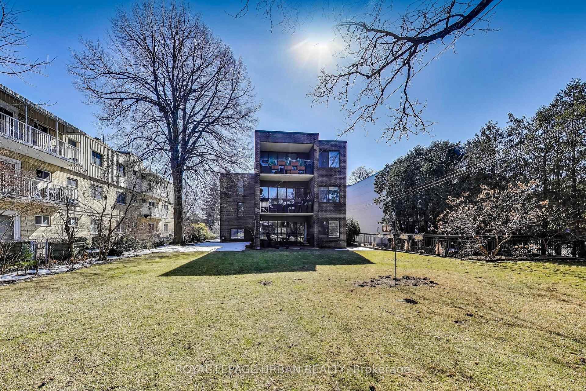 2 Bedrooms Condo at 166 Sherwood, Toronto For sale