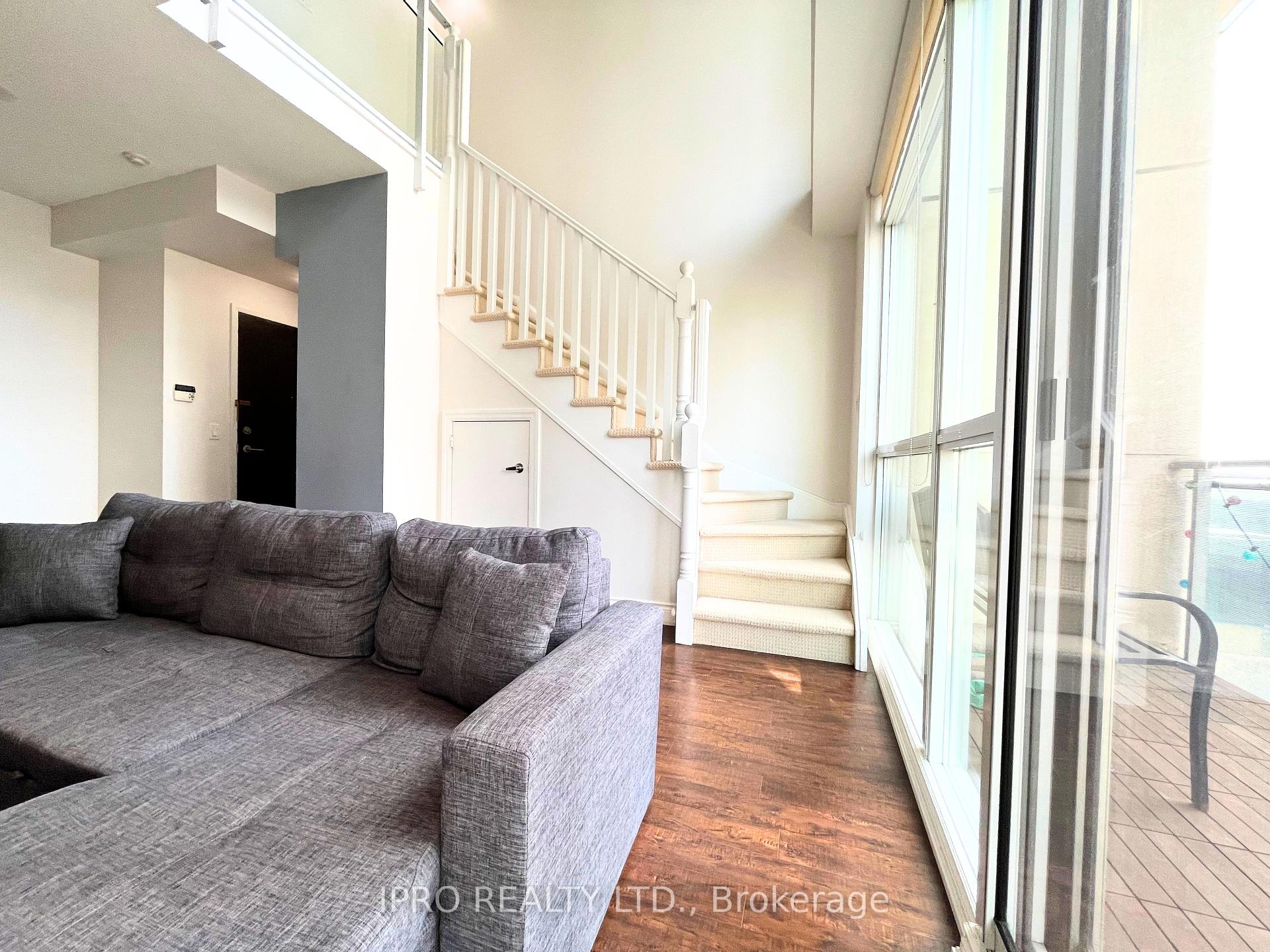 1 Bedroom Condo at 225 Webb,  Mississauga For sale