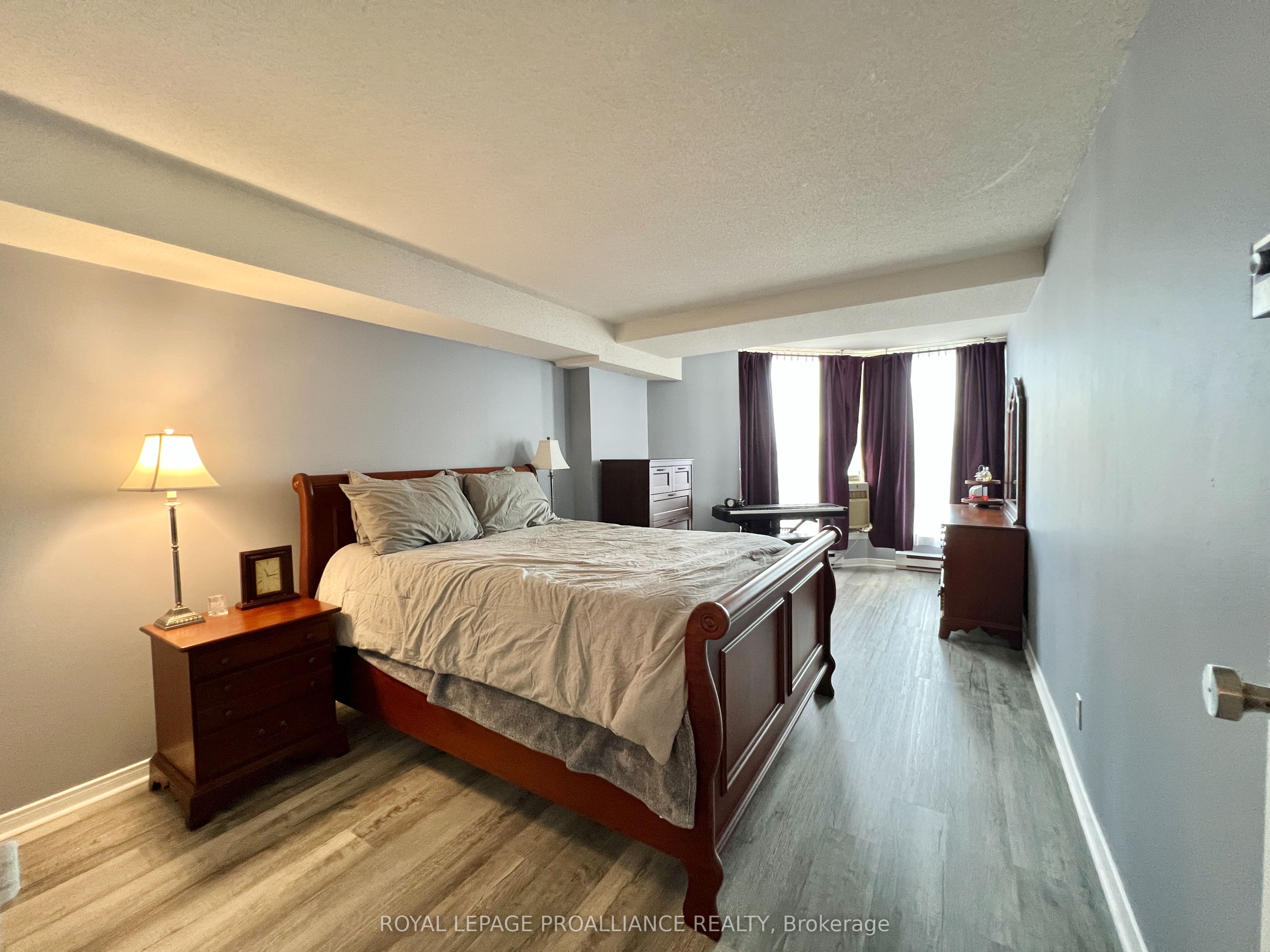 #406 - 350 Front Street, Belleville, ON K8N 5M5