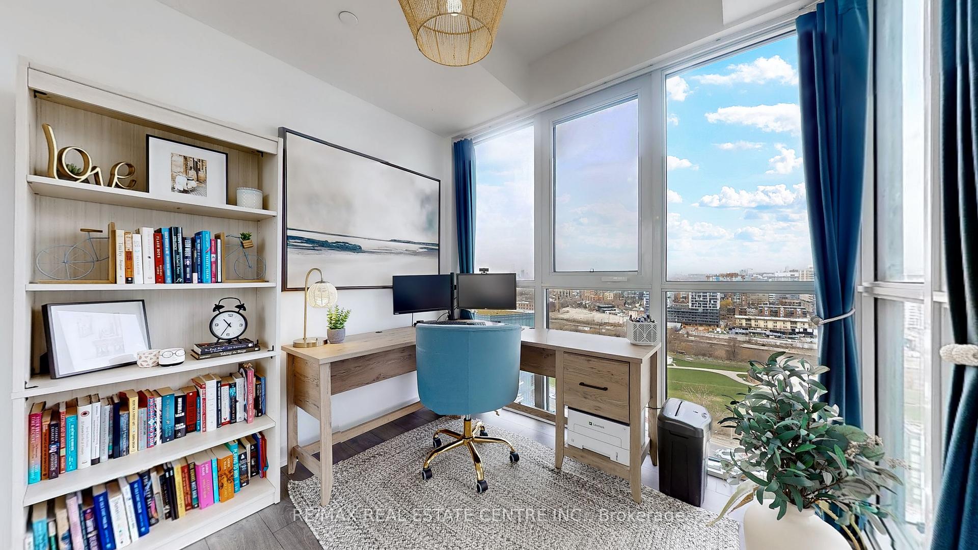 2 Bedrooms Condo at 38 Iannuzzi,  Toronto For sale