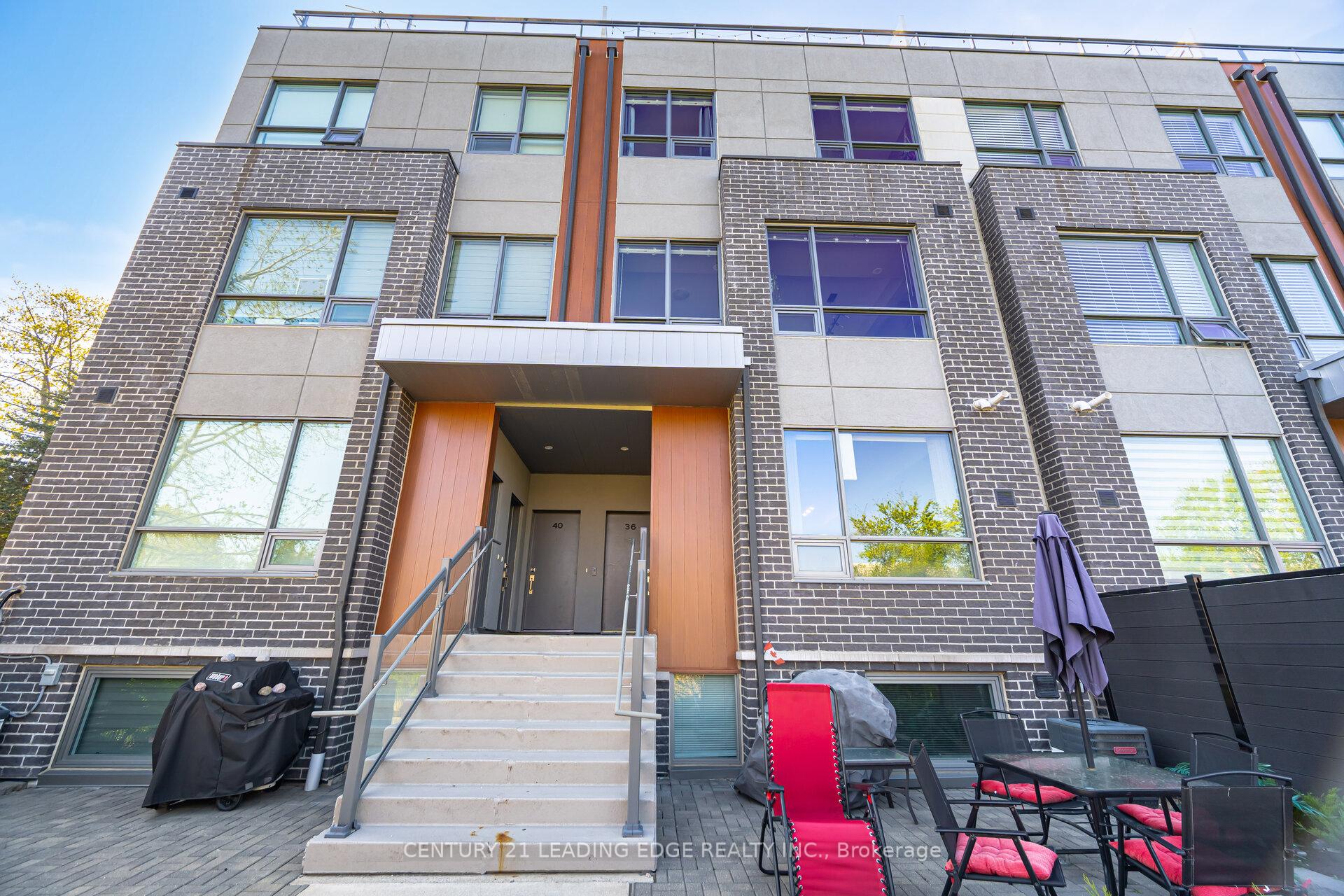 2 Bedrooms Condo at 650 Atwater, Mississauga For sale