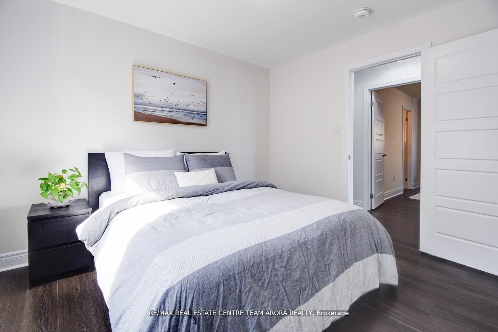 38 Rosewell Crescent