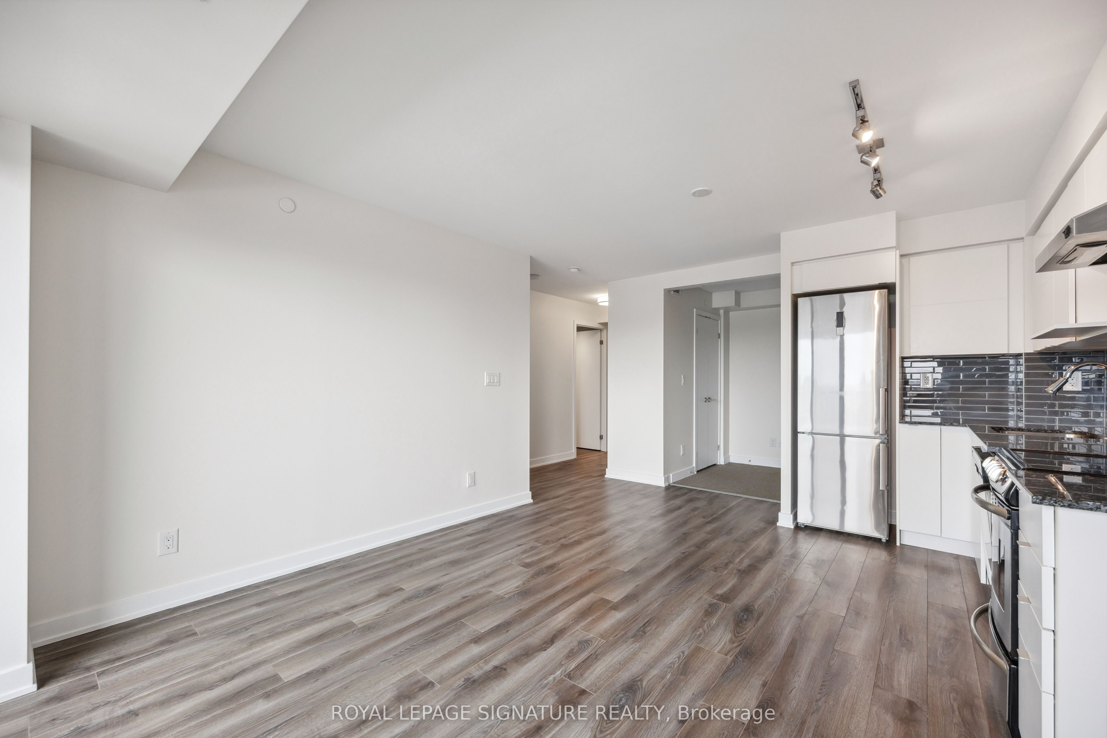 160 Flemington Road, #906
