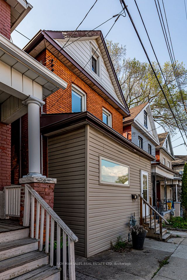 14 Greig Street, Hamilton, ON L8R 2W7