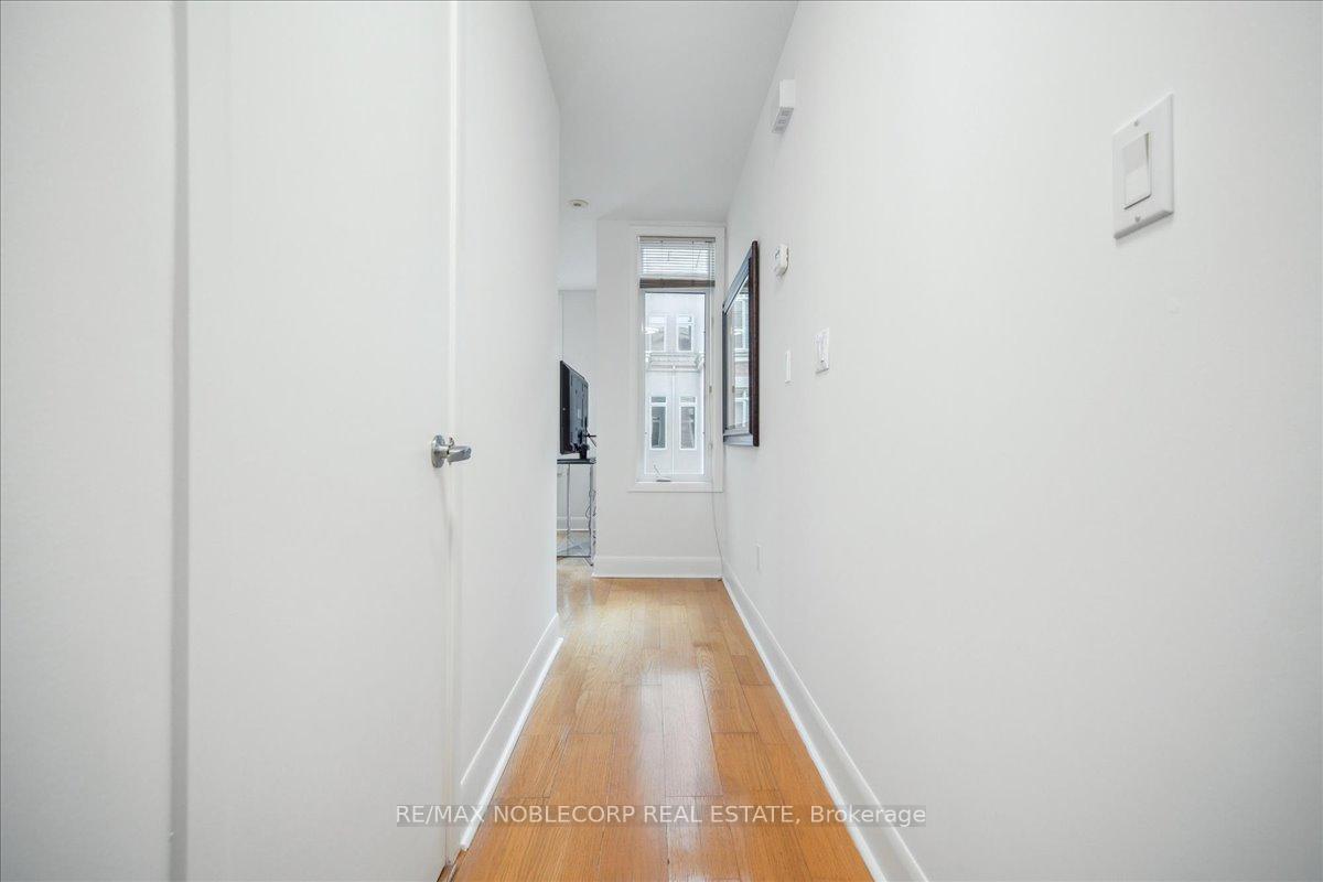 2 Bedrooms Condo at 415 Jarvis, Toronto For sale