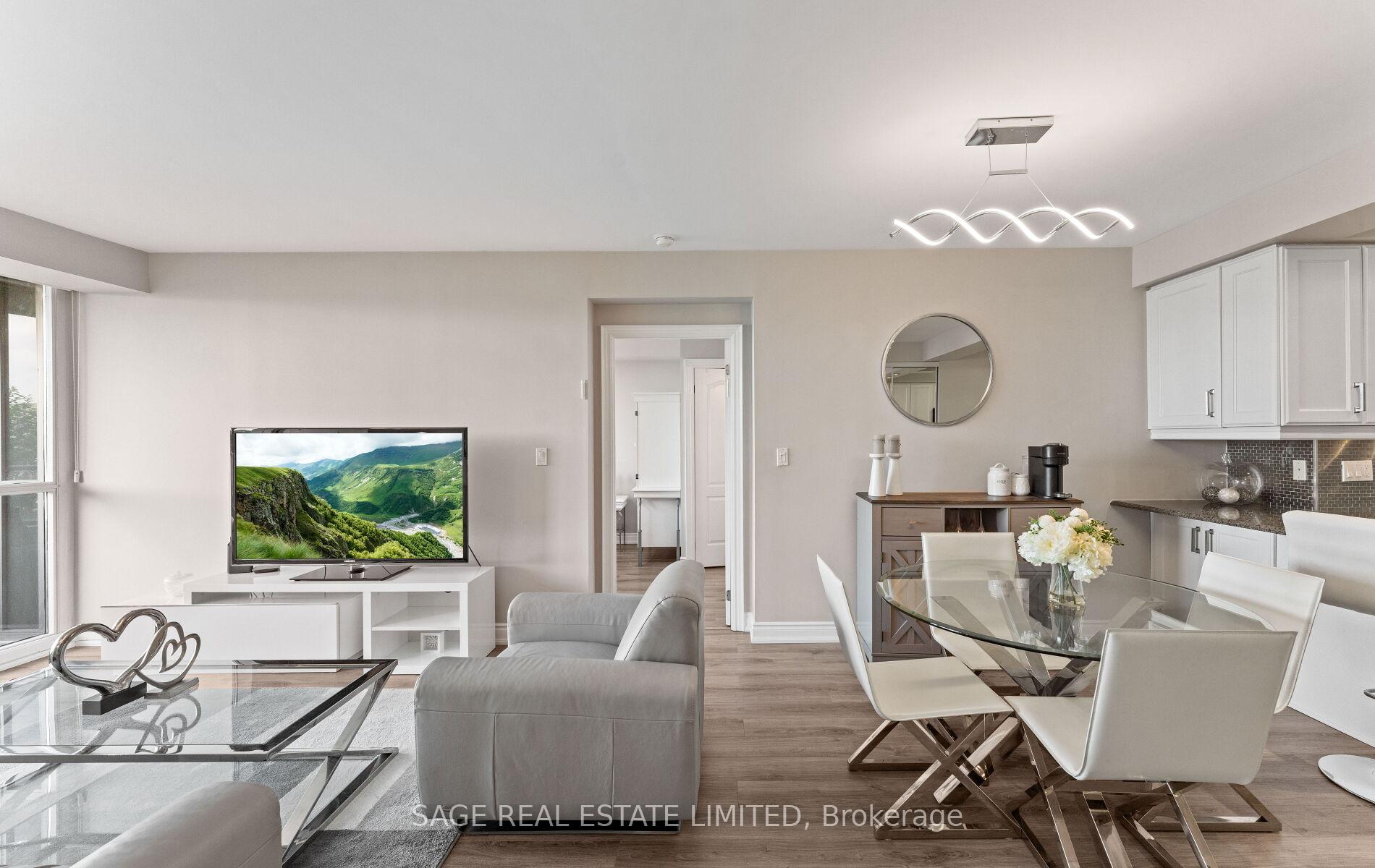 2 Bedrooms Condo at 88 Promenade, Vaughan For sale