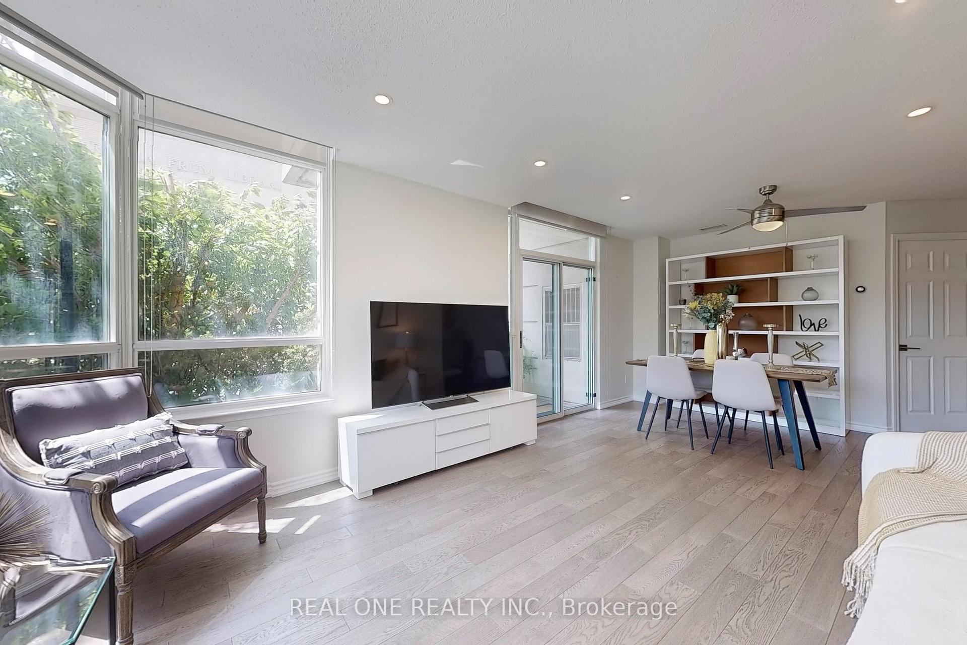 2 Bedrooms Condo at 8 Covington, Toronto For sale
