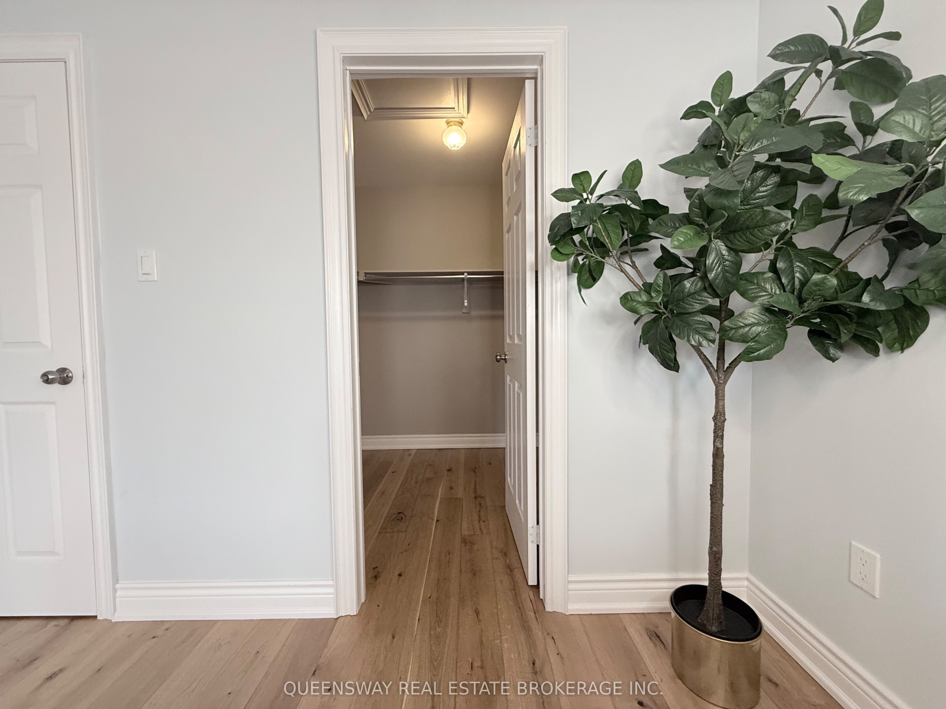 82 Roxton Road