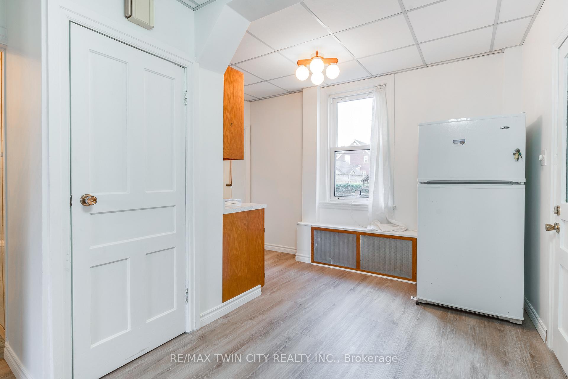 4 Bedrooms Other at 45 East Bend, Hamilton For sale