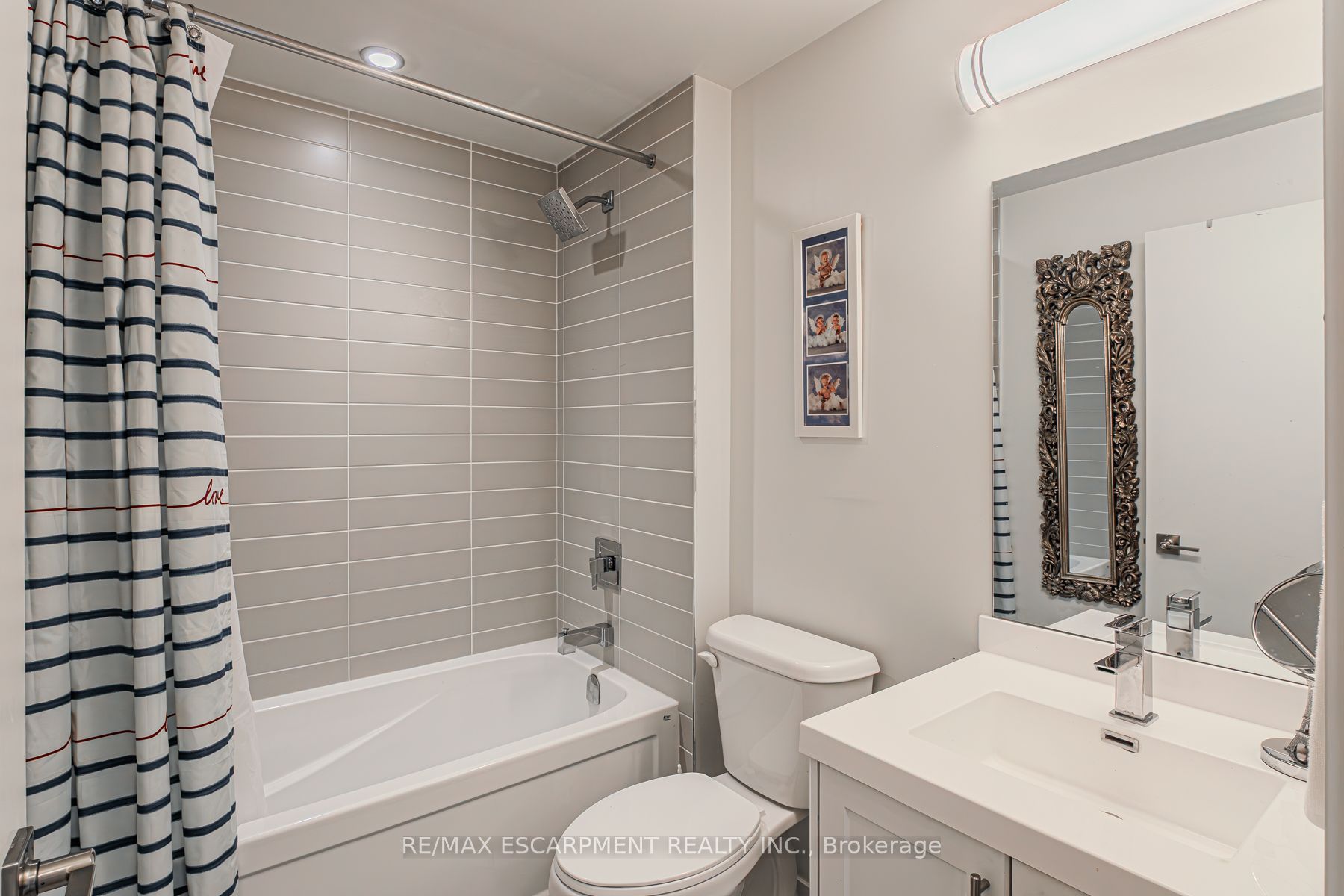 2093 Fairview Street, #809