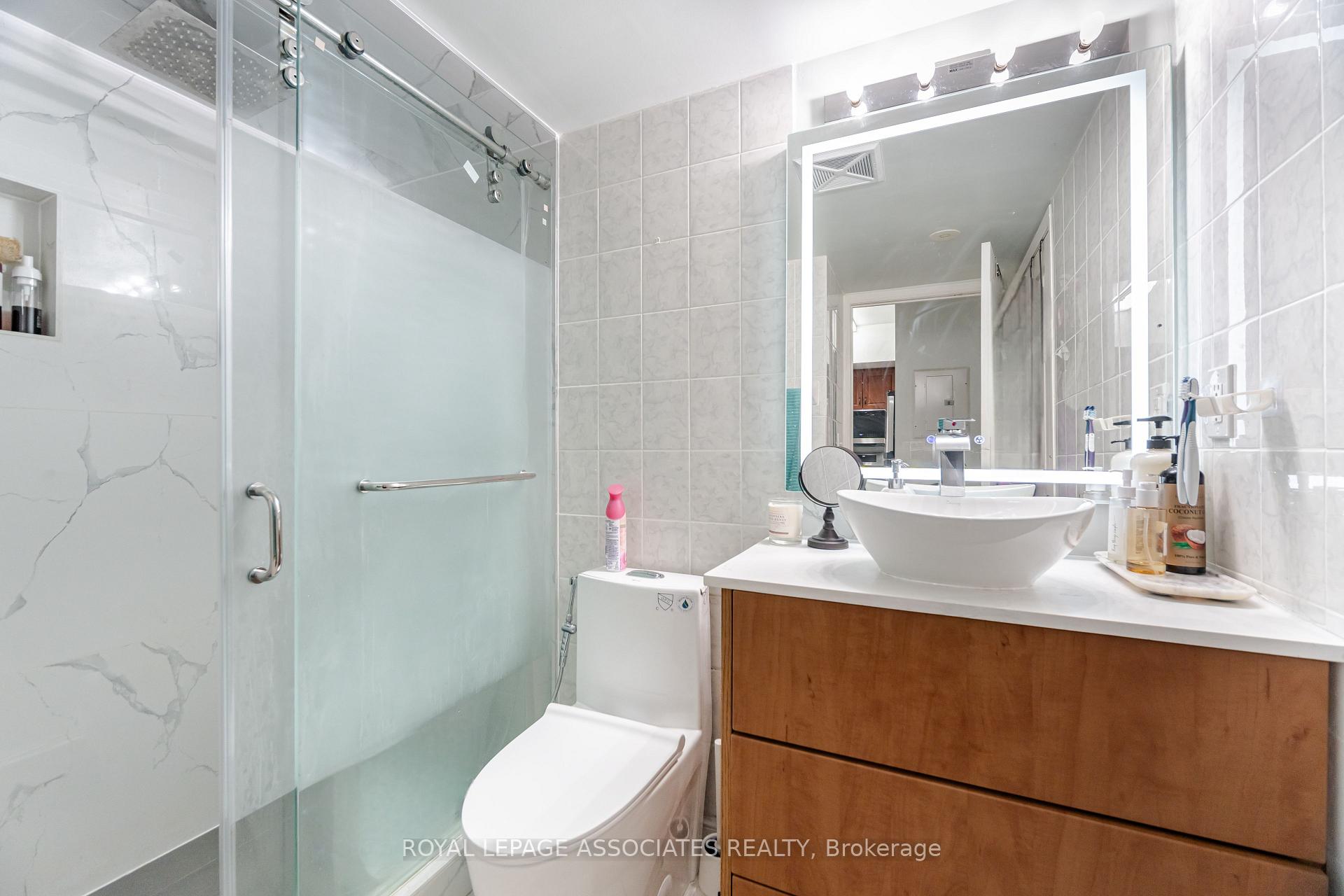 3 Bedrooms Condo at 3043 Finch, Toronto For sale