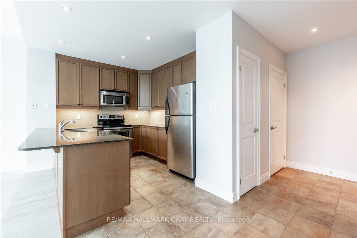 33 Ellen Street, #PH-09