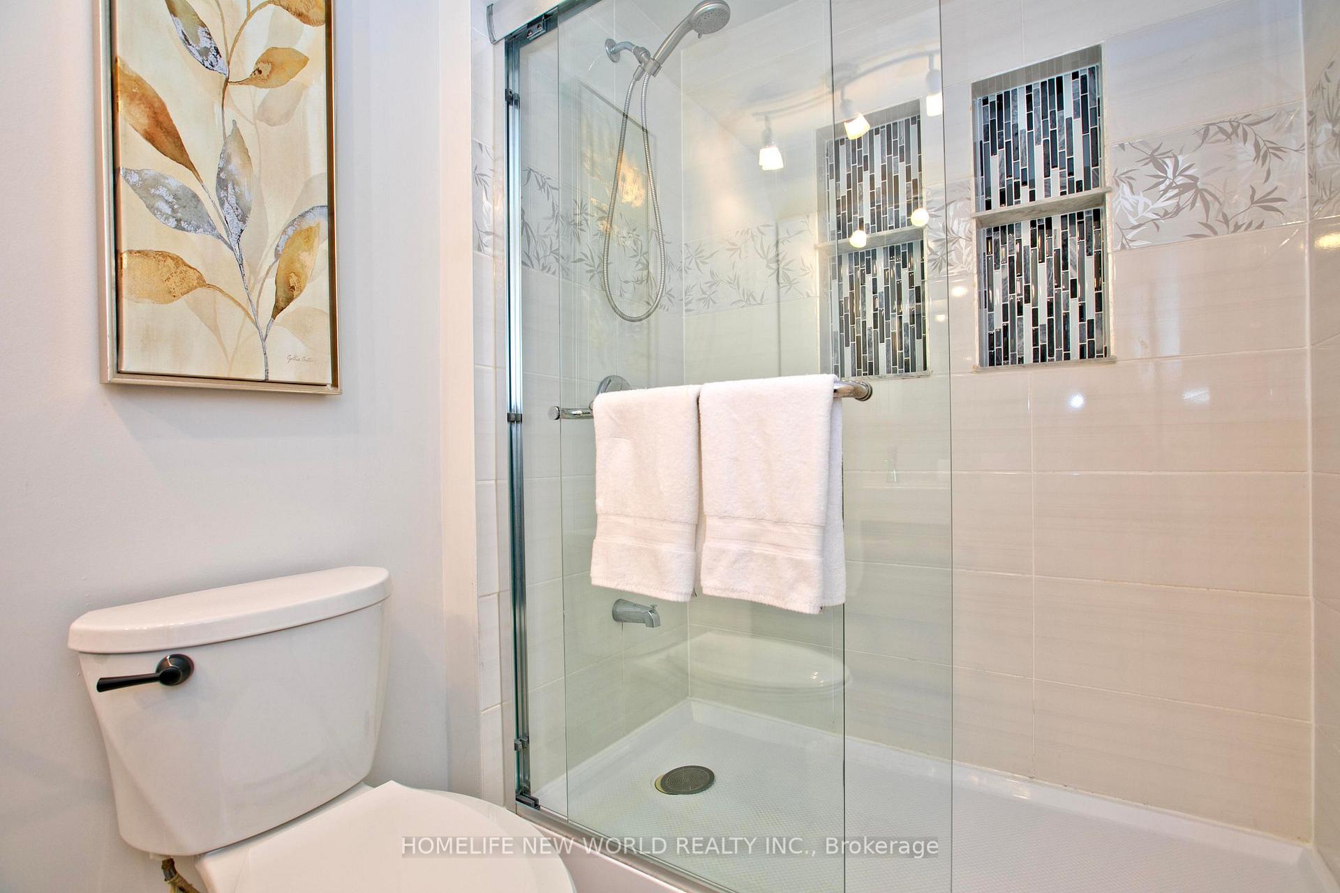 4 Bedrooms Condo at 24 Fundy Bay,  Toronto For sale