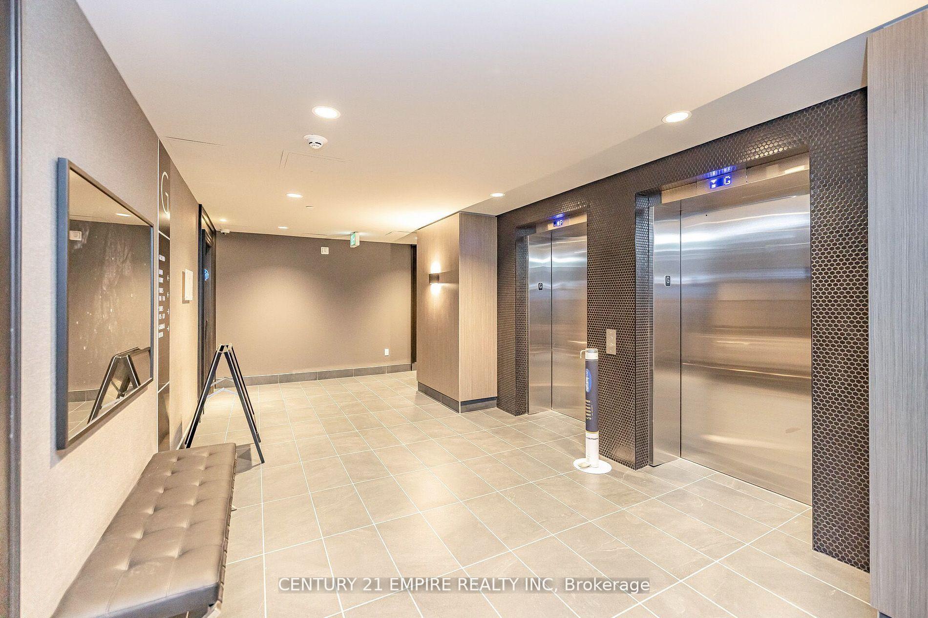 2 Bedrooms Condo at 95 Dundas,  Oakville For sale
