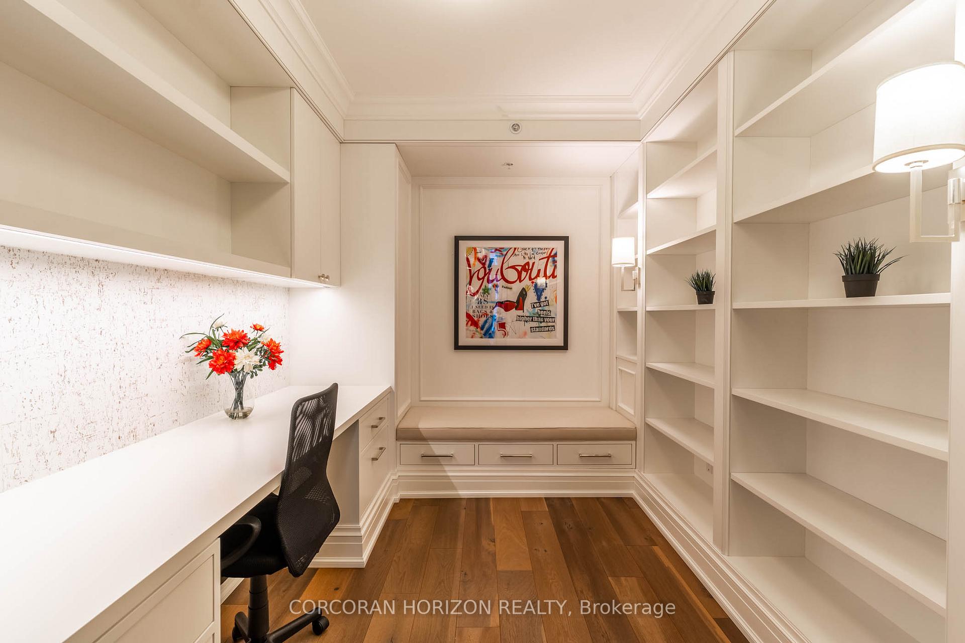 4 Bedrooms Condo at 30 Nelson, Toronto For sale