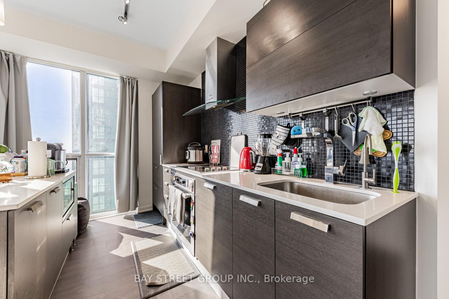 3 Bedrooms Condo at 9 Bogert, Toronto For sale