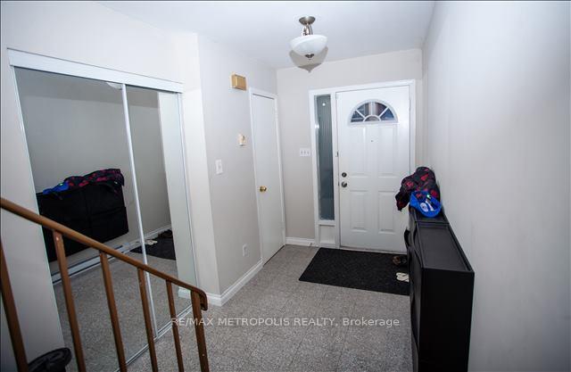 5 Bedrooms Condo at 39 John Cabot,  Toronto For sale