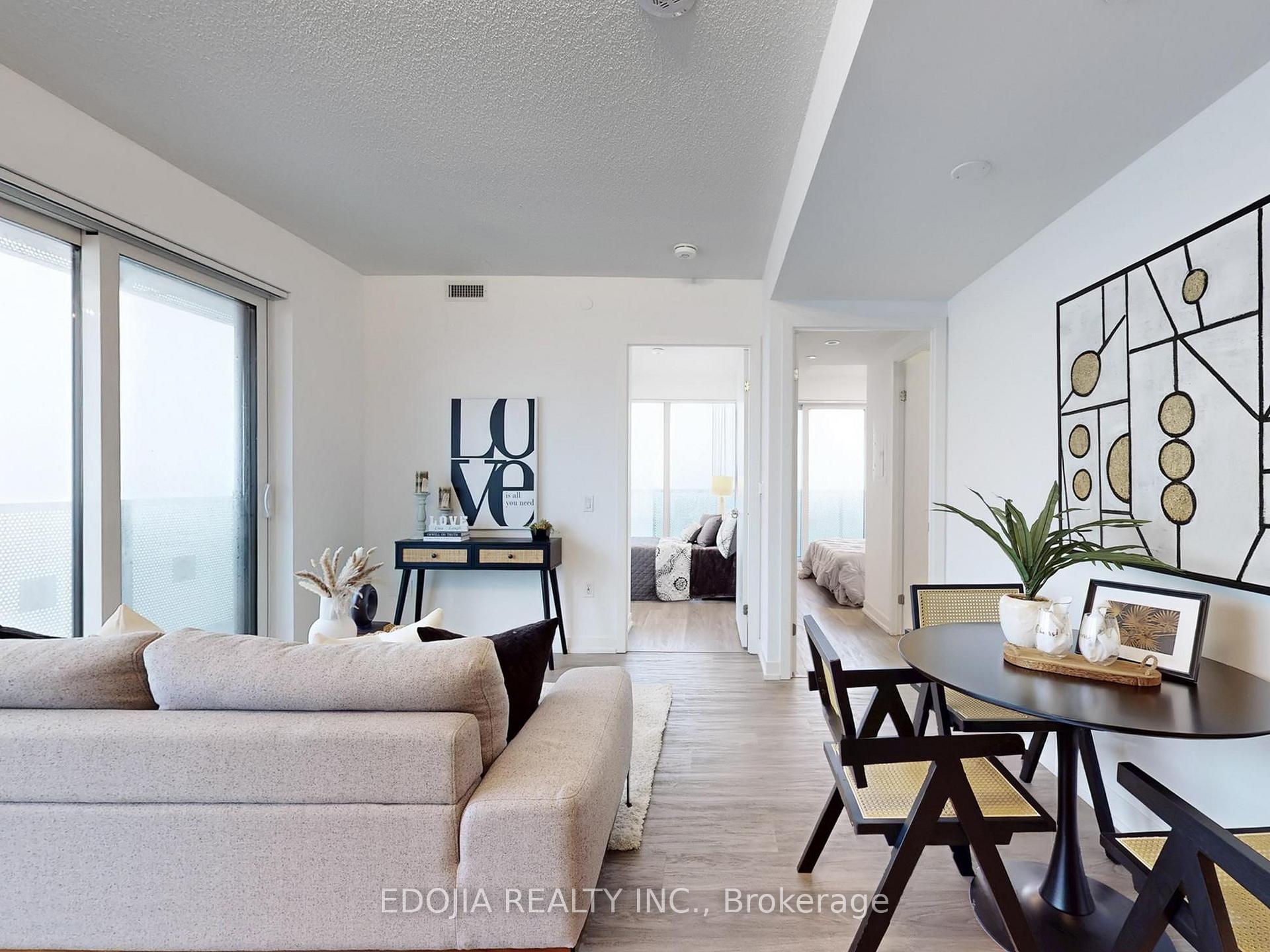 2 Bedrooms Condo at 55 Cooper, Toronto For sale