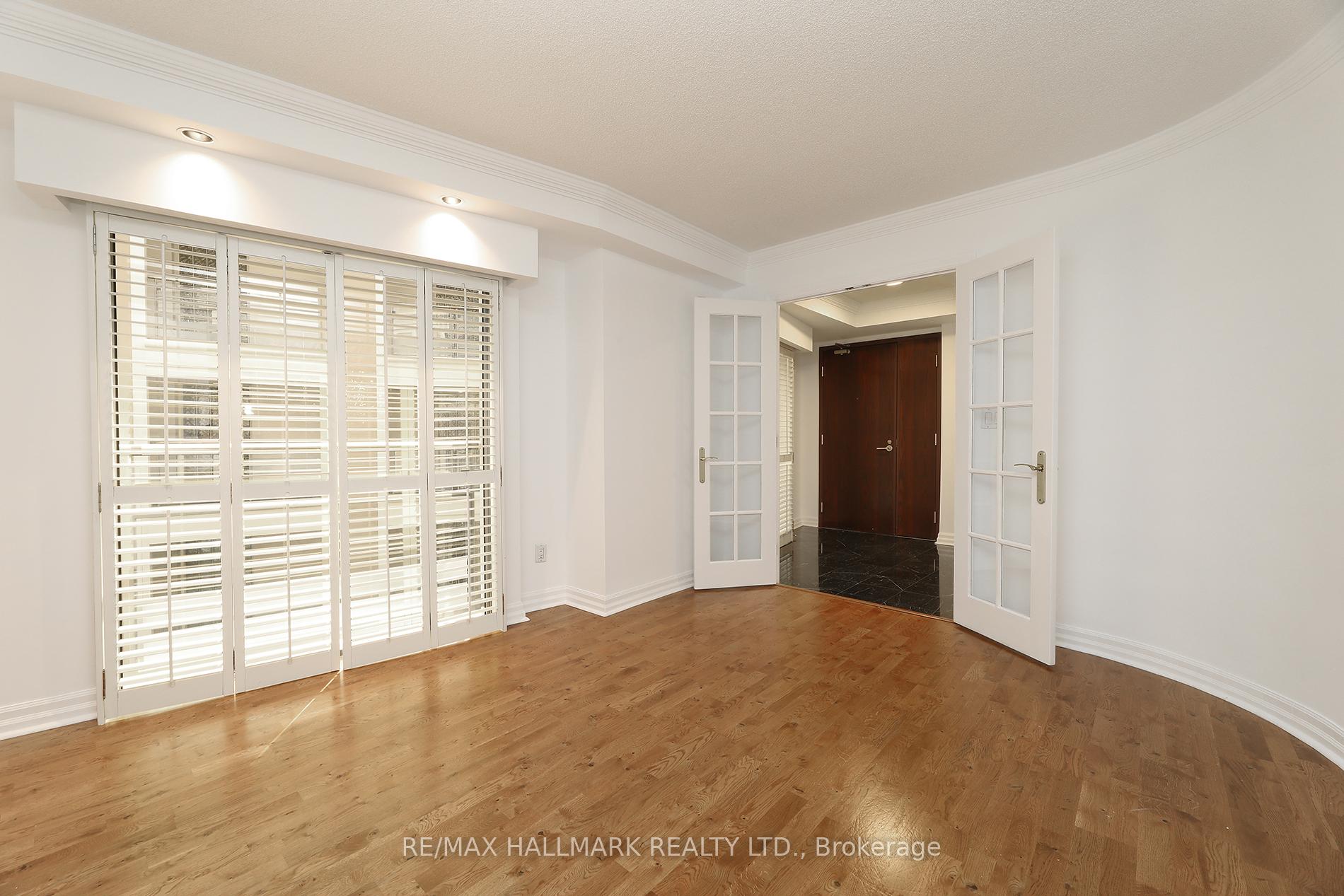 2 Bedrooms Condo at 2727 Yonge, Toronto For sale