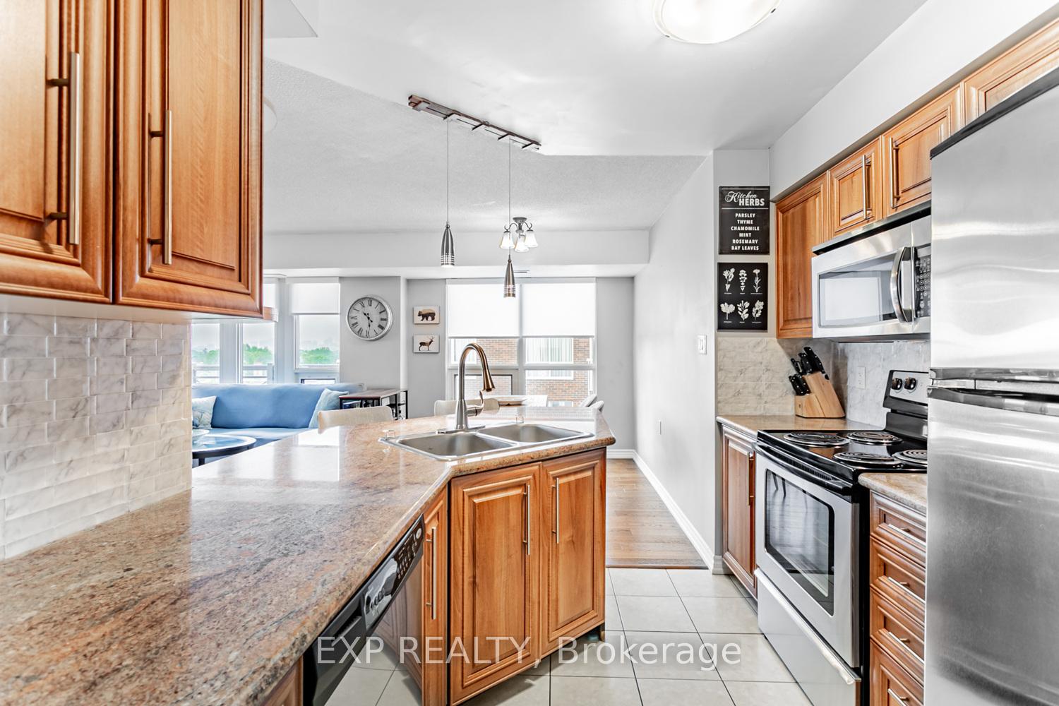 2 Bedrooms Condo at 872 Sheppard, Toronto For sale