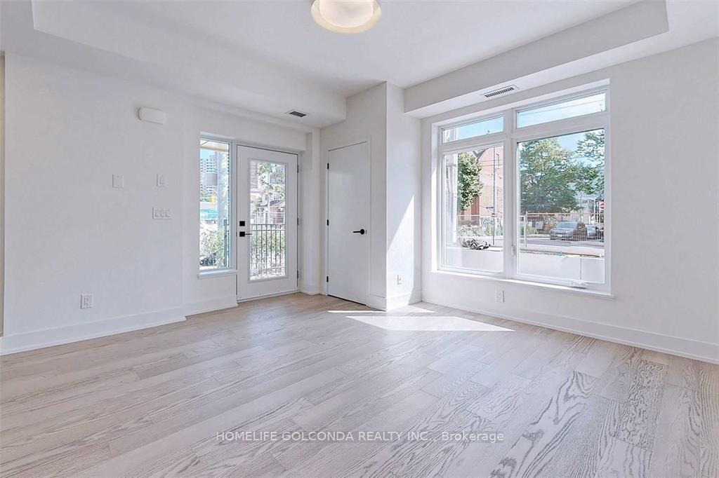 3 Bedrooms Condo at 100 River, Toronto For sale