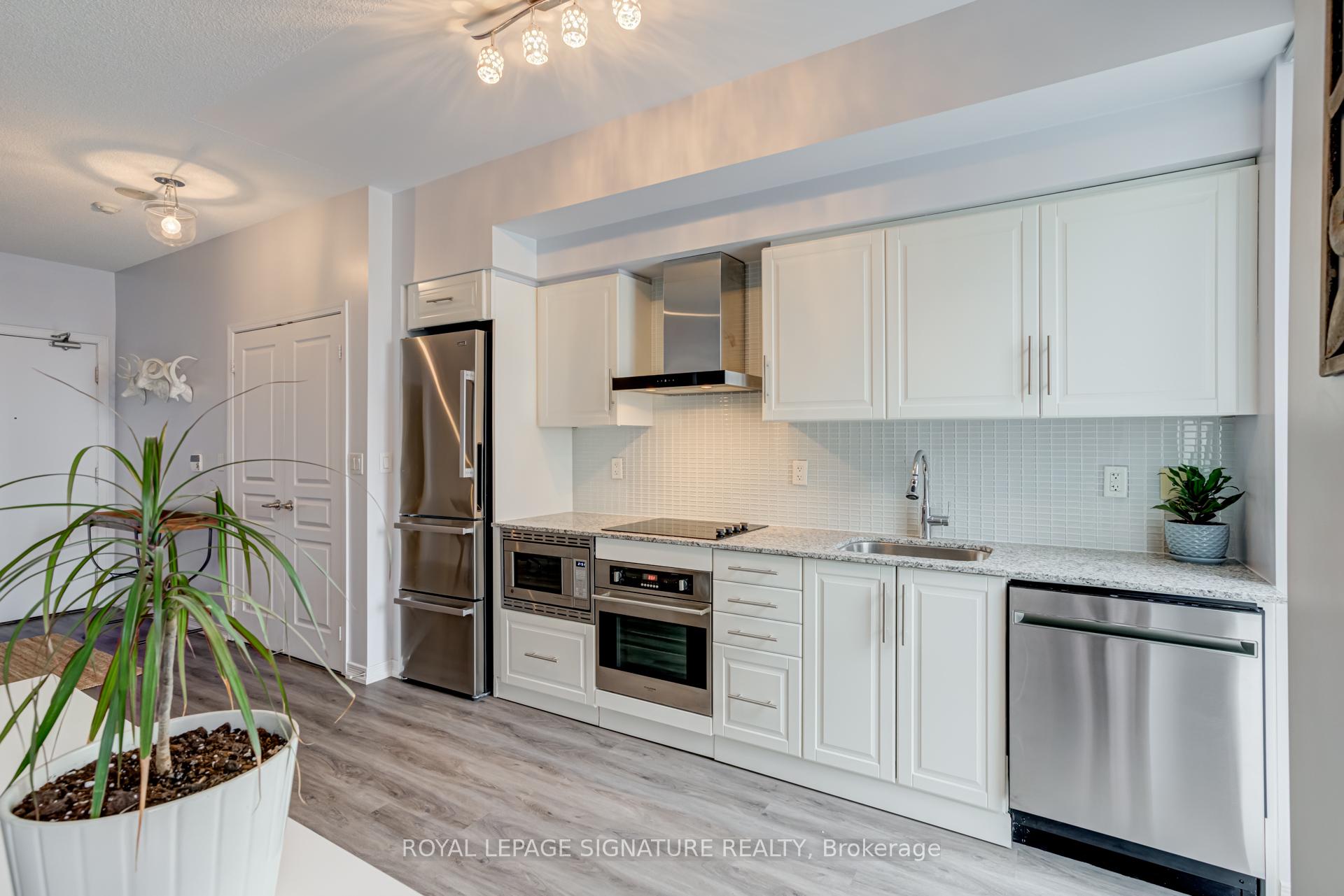 1 Bedroom Condo at 352 Front, Toronto For sale