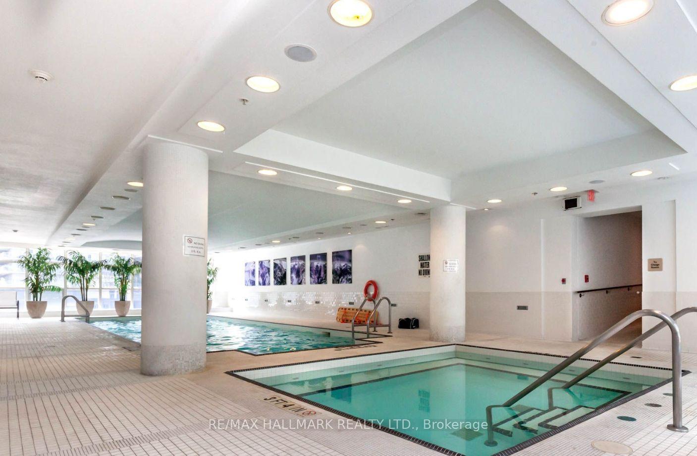 2 Bedrooms Condo at 36 Blue Jays,  Toronto For sale