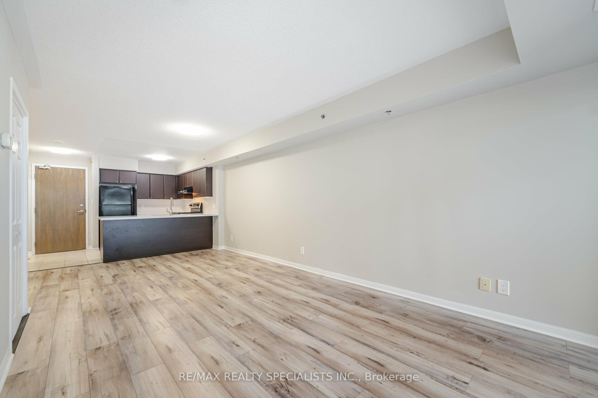 2 Bedrooms Condo at 3070 Rotary, Burlington For sale
