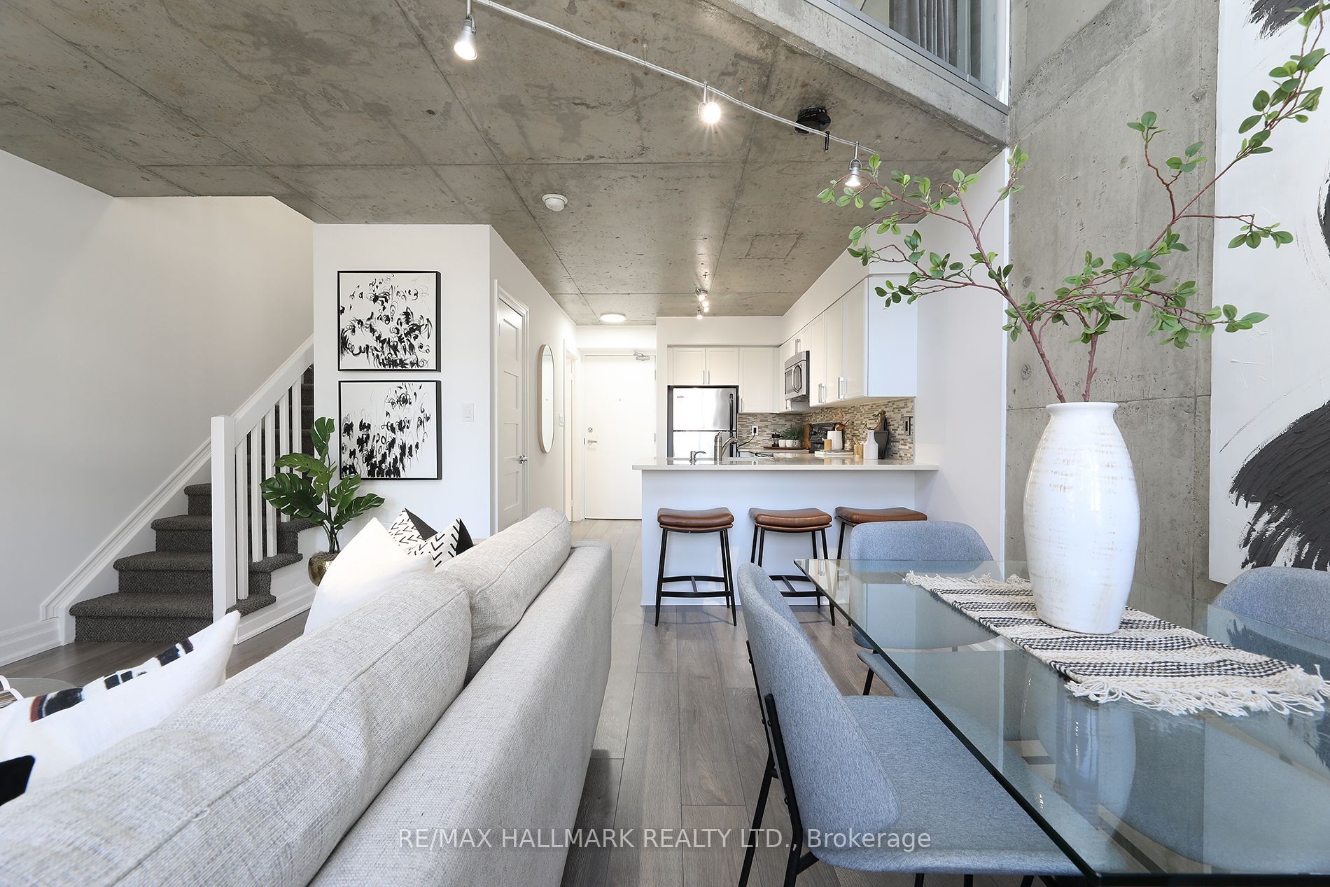 1029 King Street W, #818