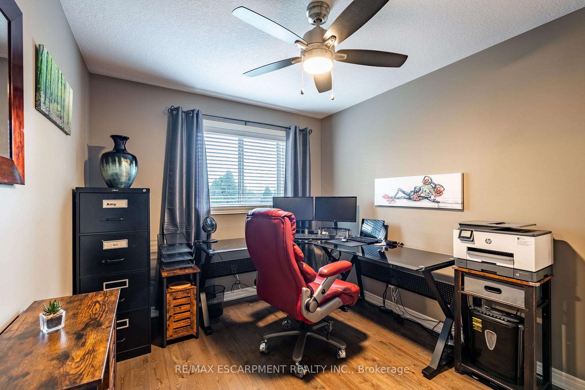 3 Bedrooms Condo at 1461 Upper Gage, Hamilton For sale