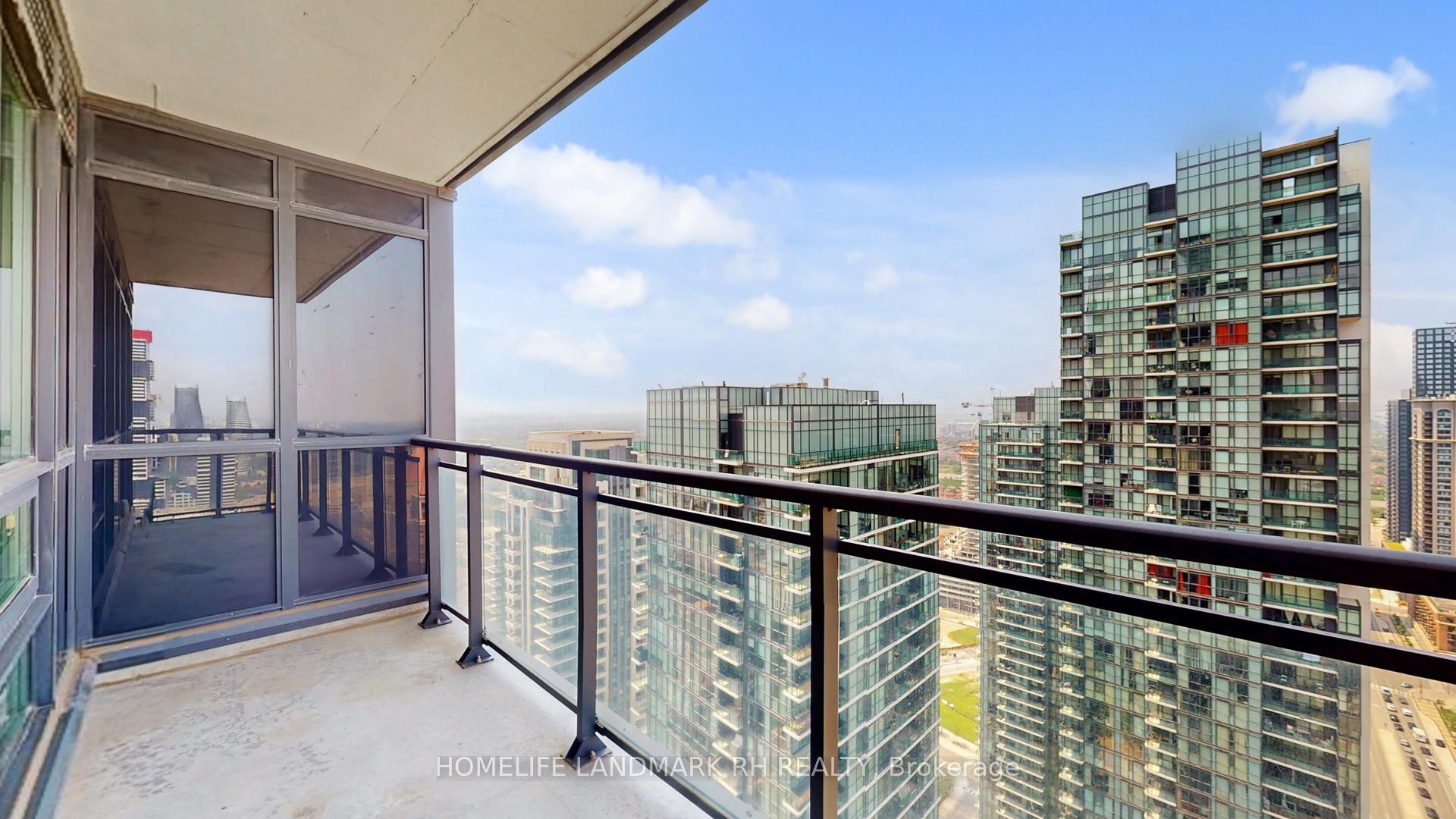 3 Bedrooms Condo at 510 Curran, Mississauga For sale