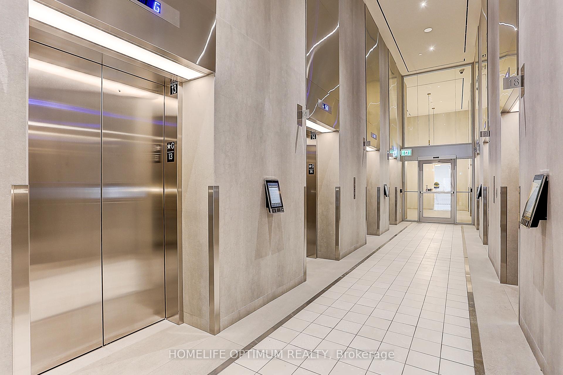 3 Bedrooms Condo at 55 Cooper, Toronto For sale