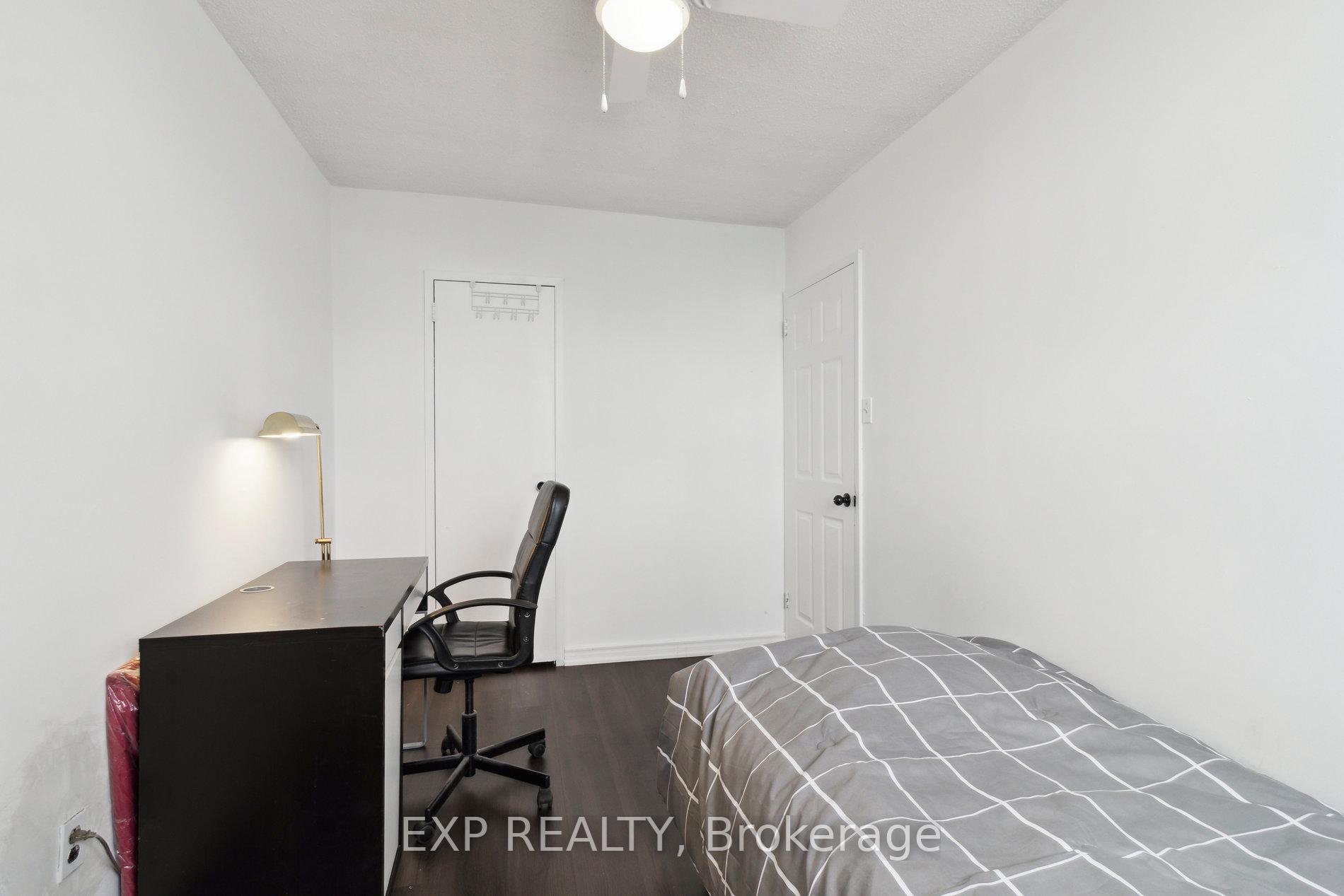 3 Bedrooms Condo at 5 Parkway Forest, Toronto For sale