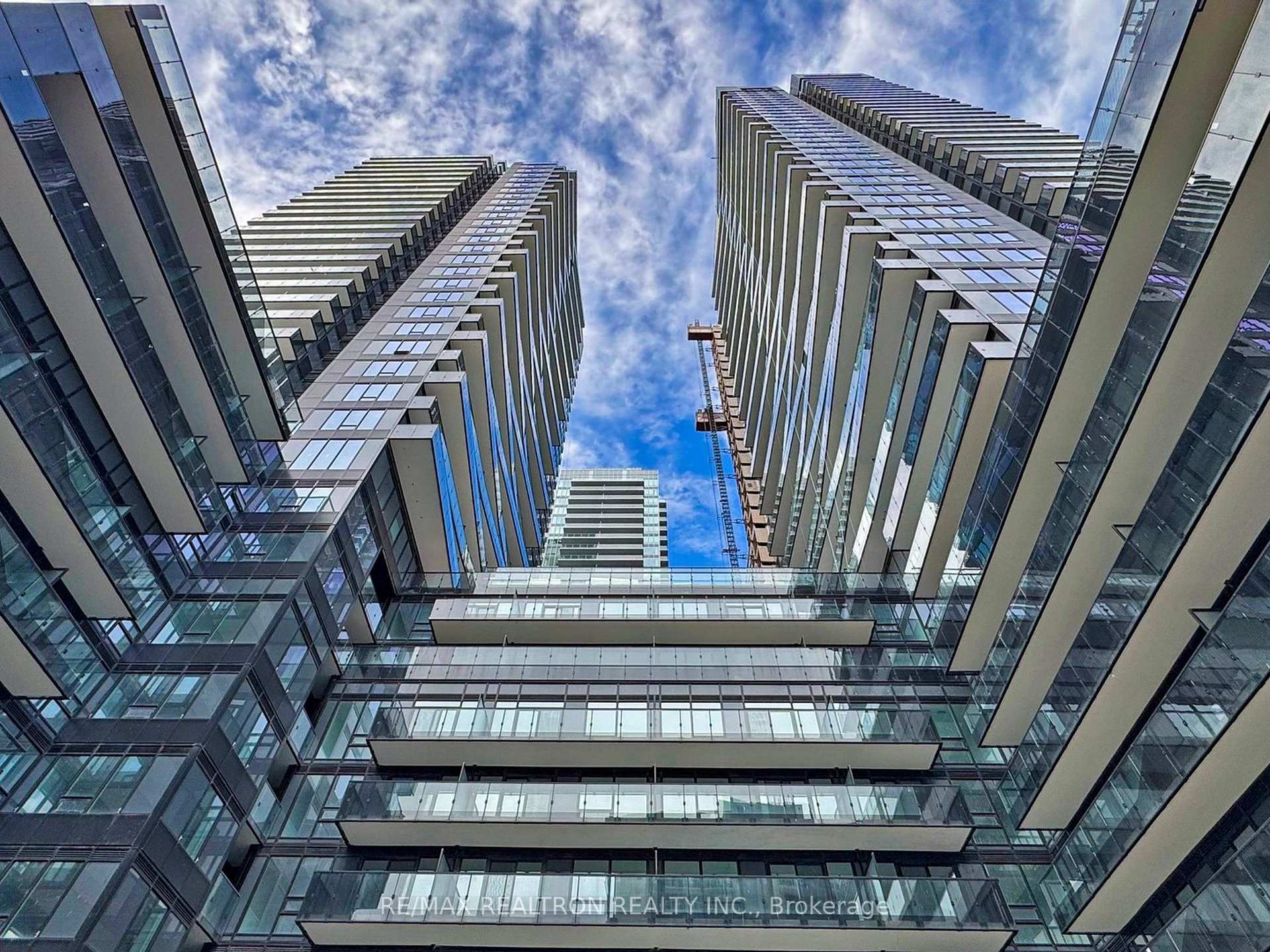 1 Bedroom Condo at 127 Broadway, Toronto For sale
