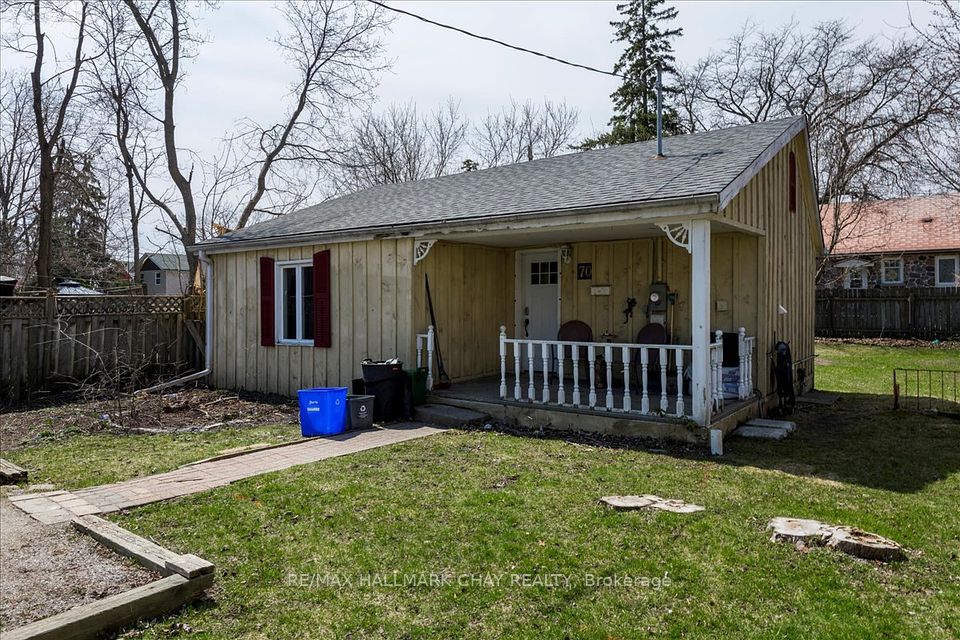 70 High Street, Barrie, ON L4N 1W4