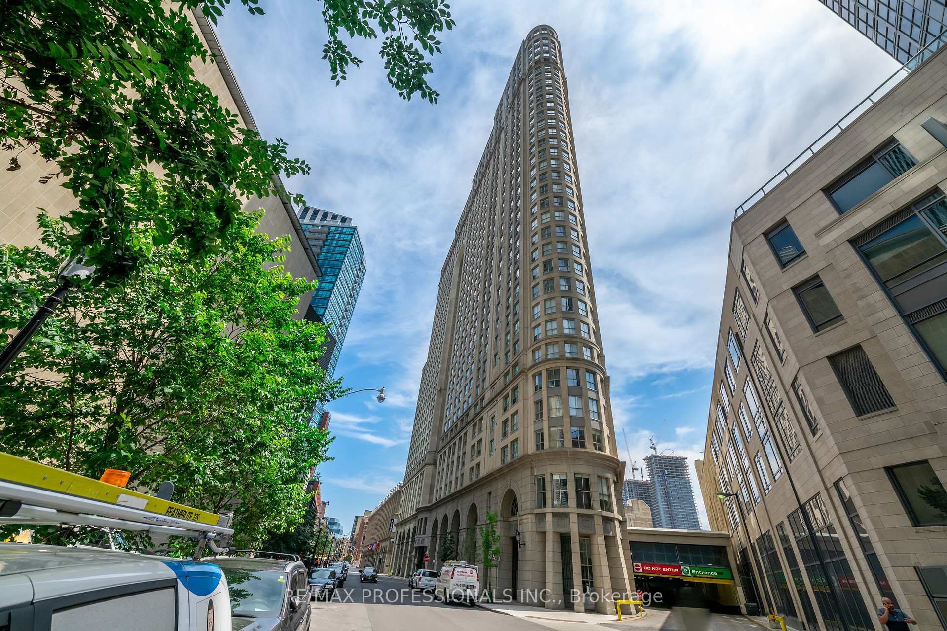 2 Bedrooms Condo at 25 The Esplanade, Toronto For sale