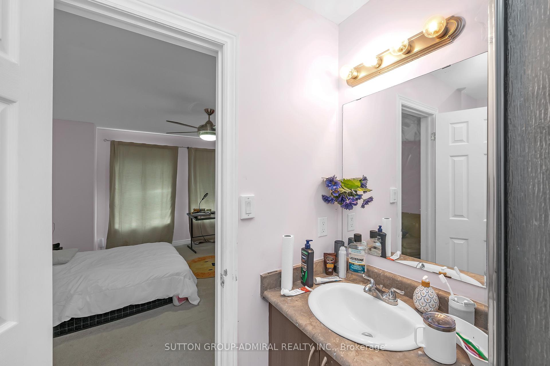 4 Bedrooms Condo at 6 Atessa,  Hamilton For sale