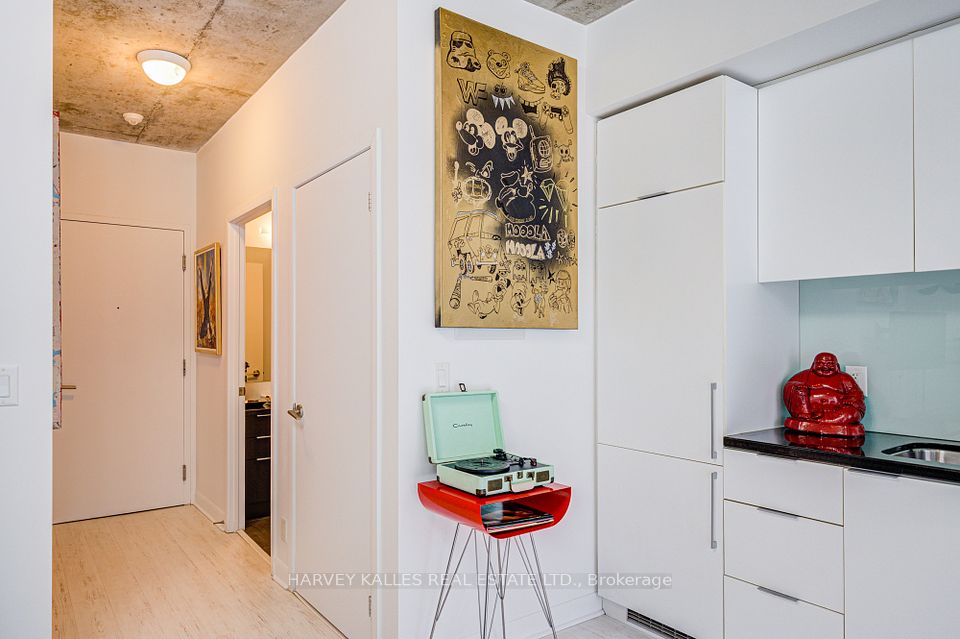 478 King Street W 318