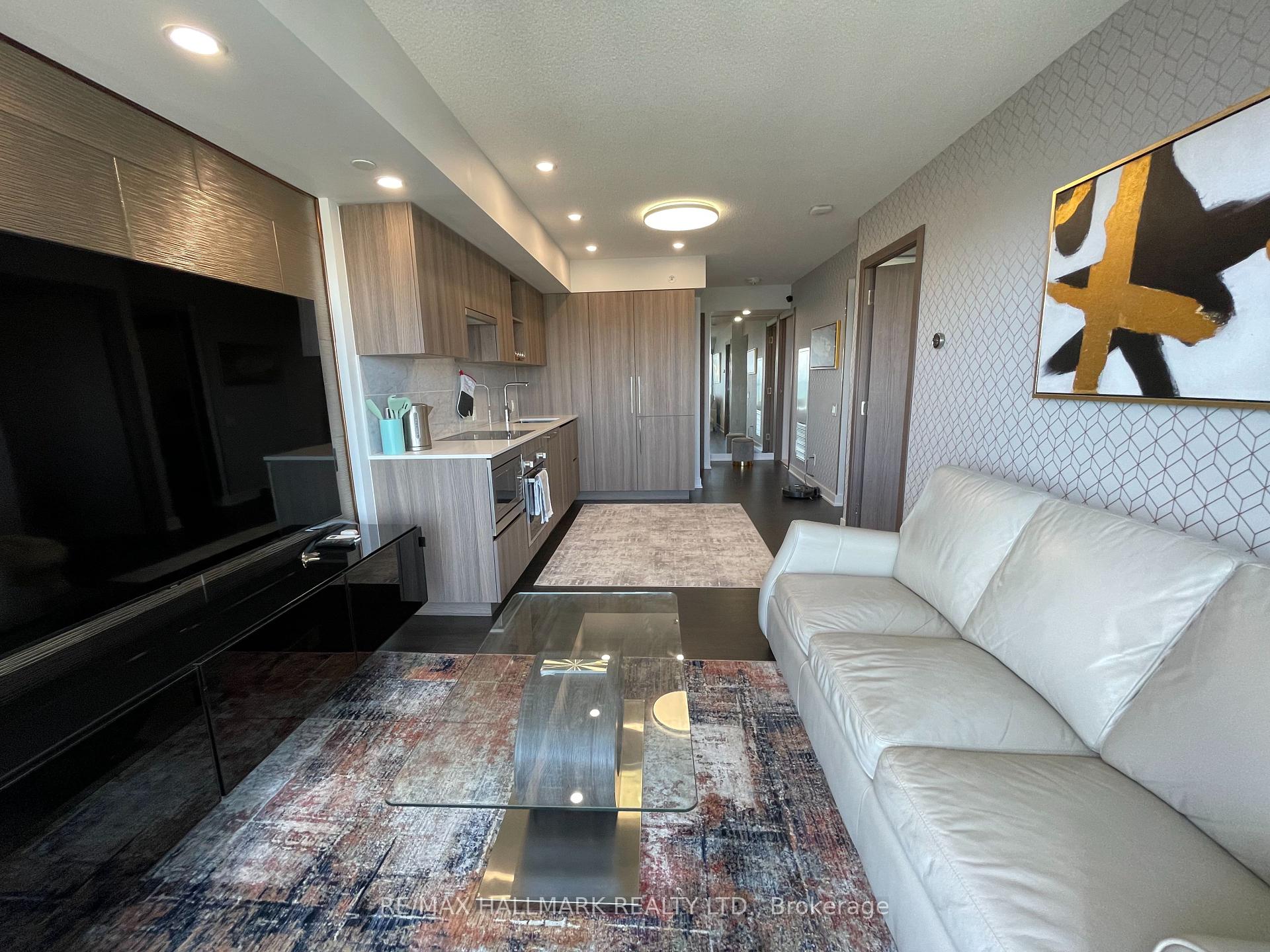 2 Bedrooms Condo at 17 Bathurst, Toronto For sale