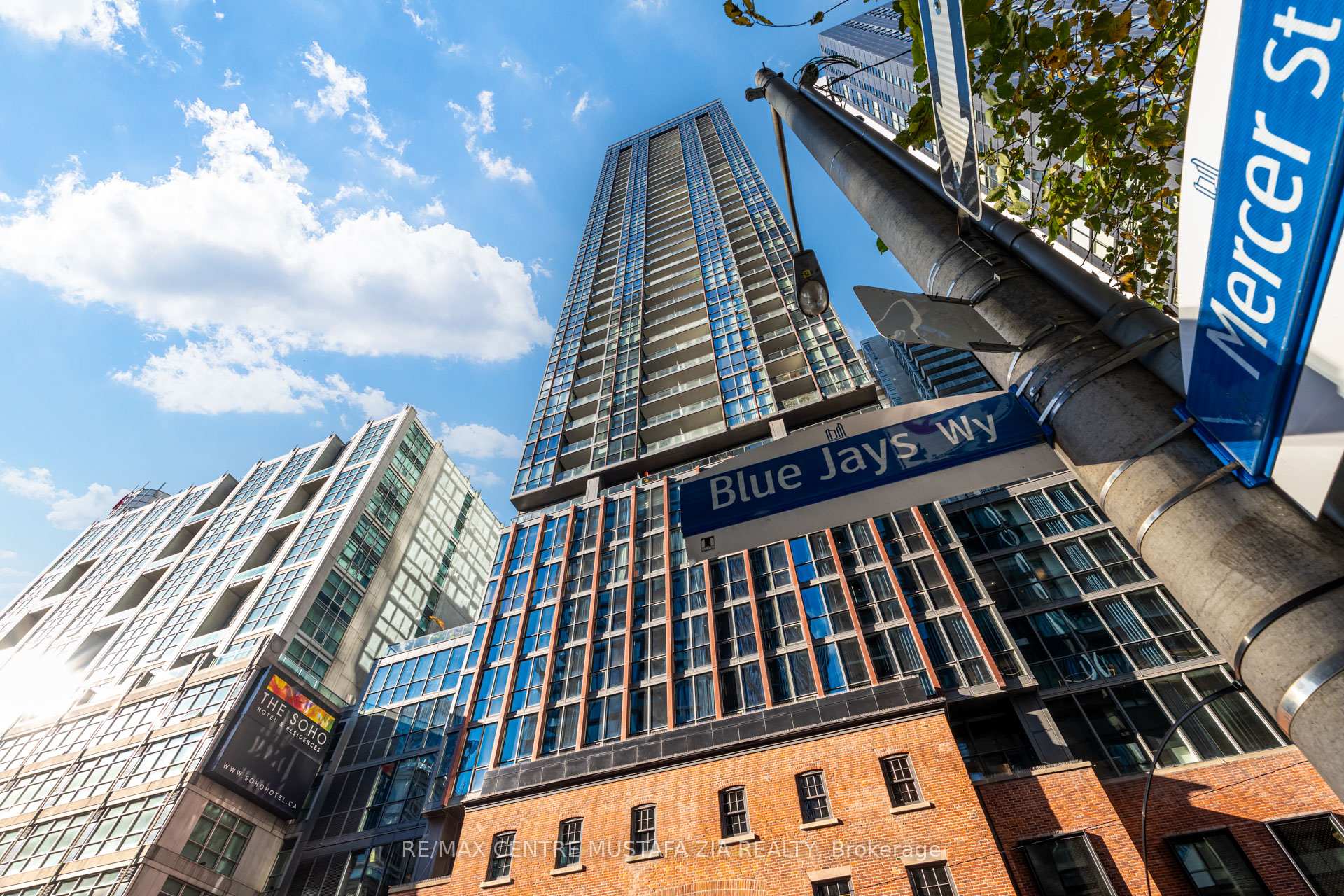 2 Bedrooms Condo at 88 Blue Jays, Toronto For sale