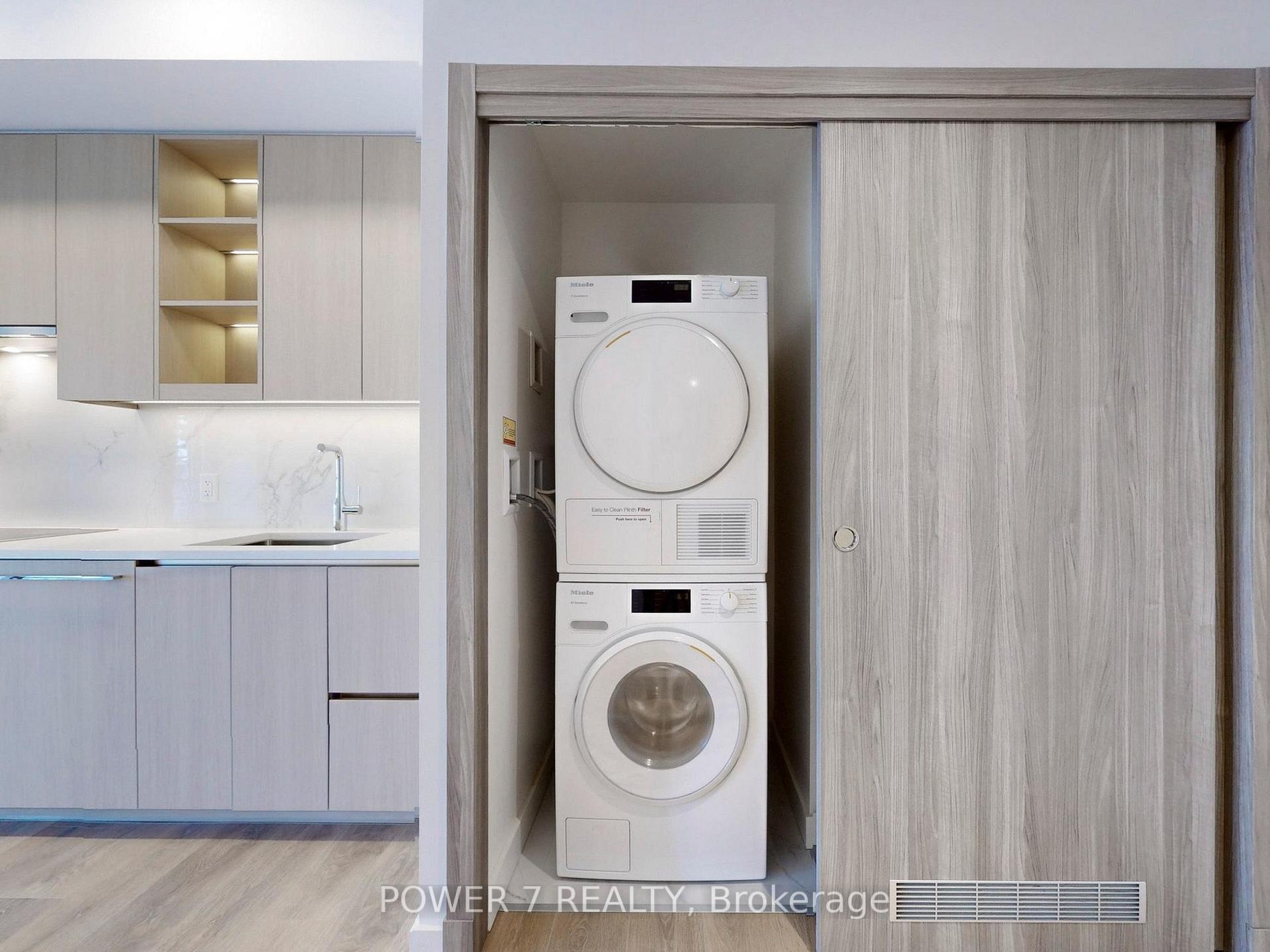 1 Bedroom Condo at 27 McMahon,  Toronto For sale