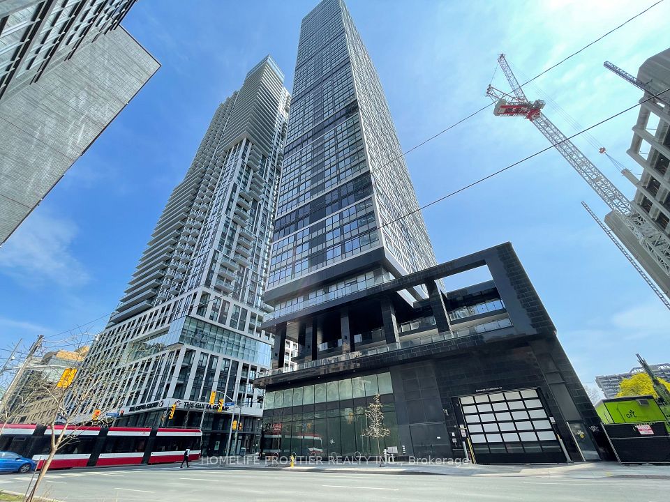 181 Dundas