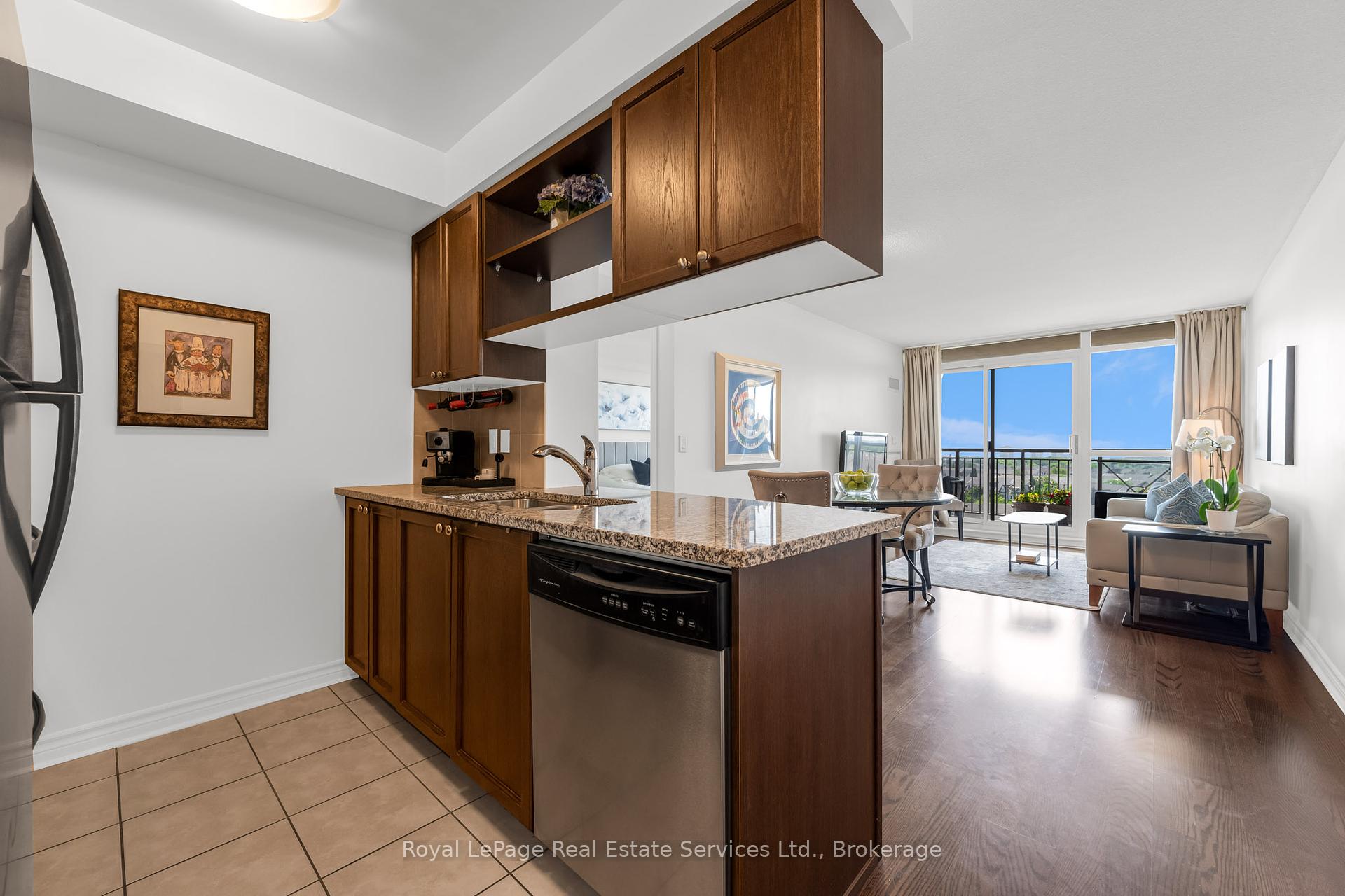 2 Bedrooms Condo at 2391 Central Park, Oakville For sale