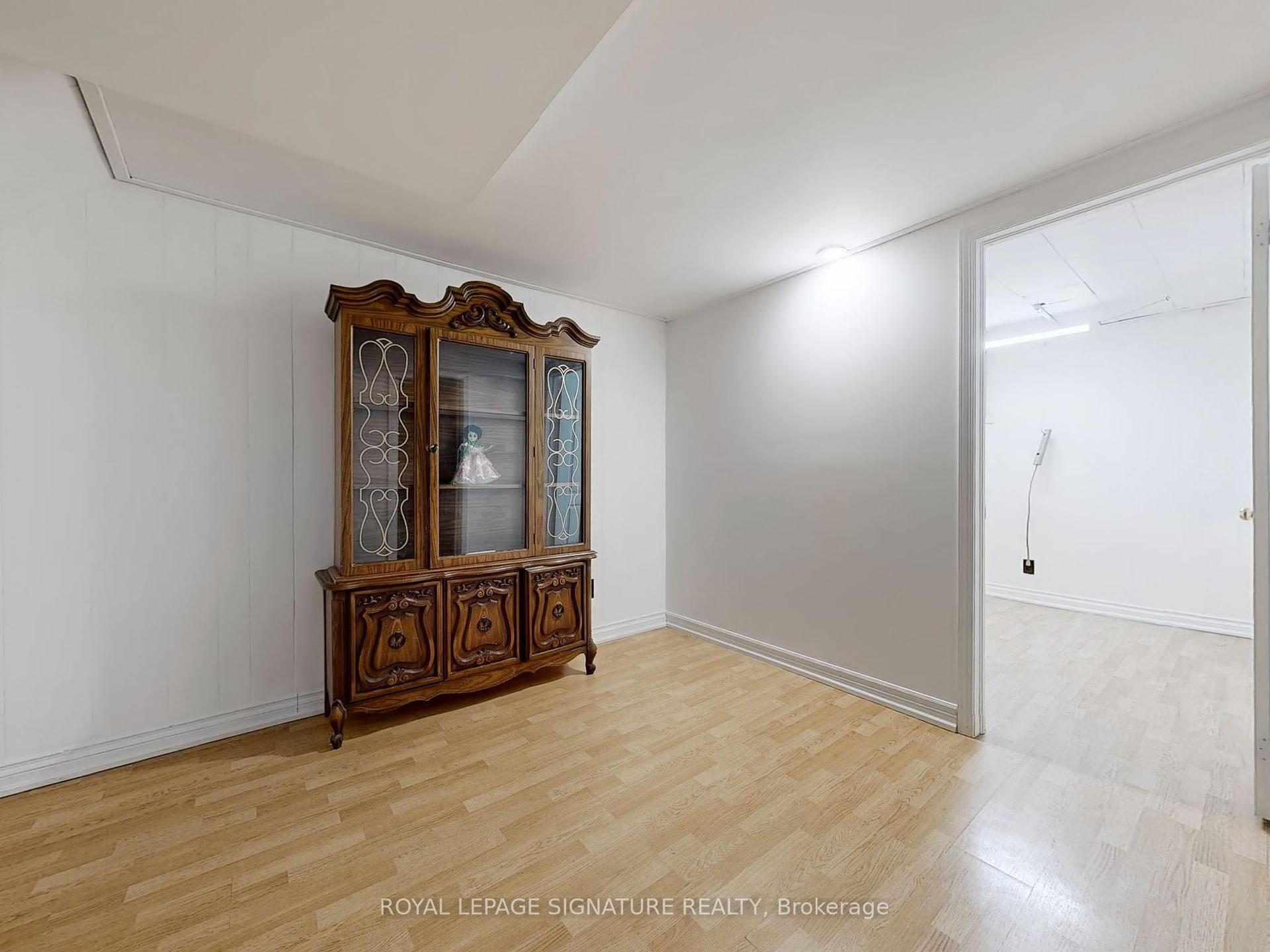 4 Bedrooms Condo at 400 Mississauga Valley,  Mississauga For sale