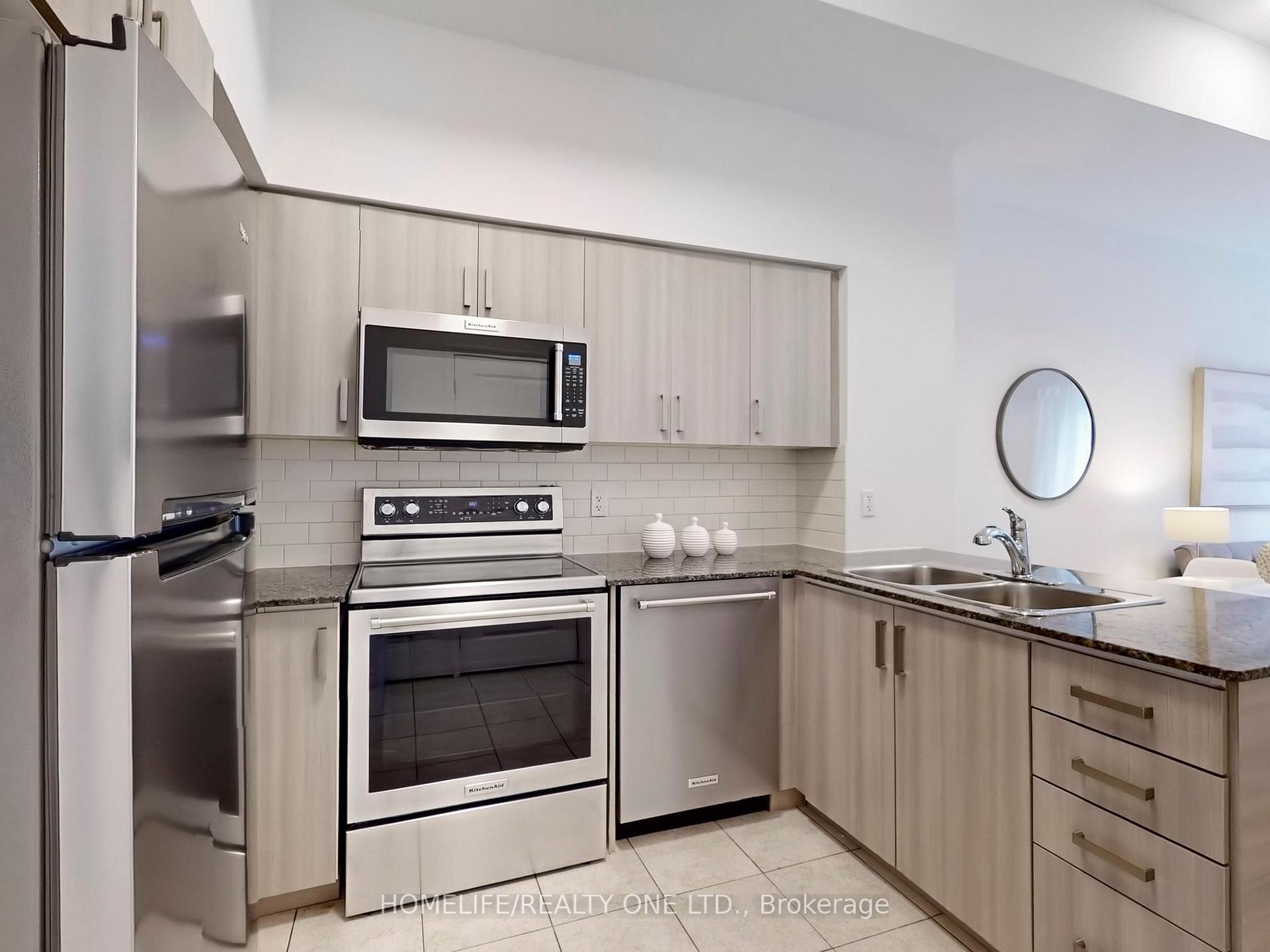 3 Bedrooms Condo at 21 Ruttan, Toronto For sale
