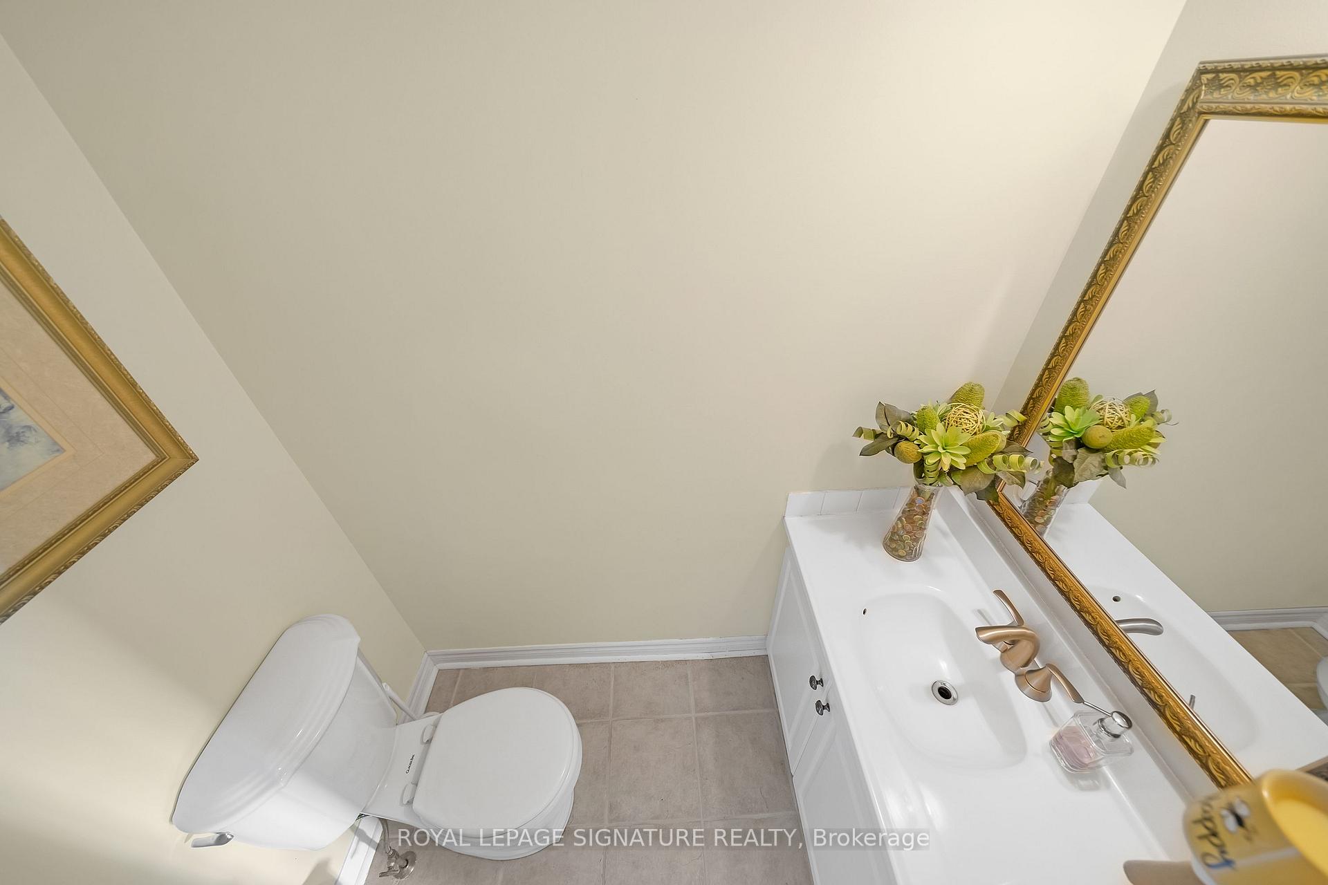 3 Bedrooms Condo at 5 Early Apple, Toronto For sale