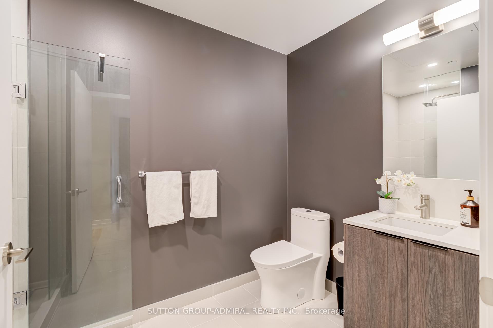 2 Bedrooms Condo at 55 Mercer,  Toronto For sale