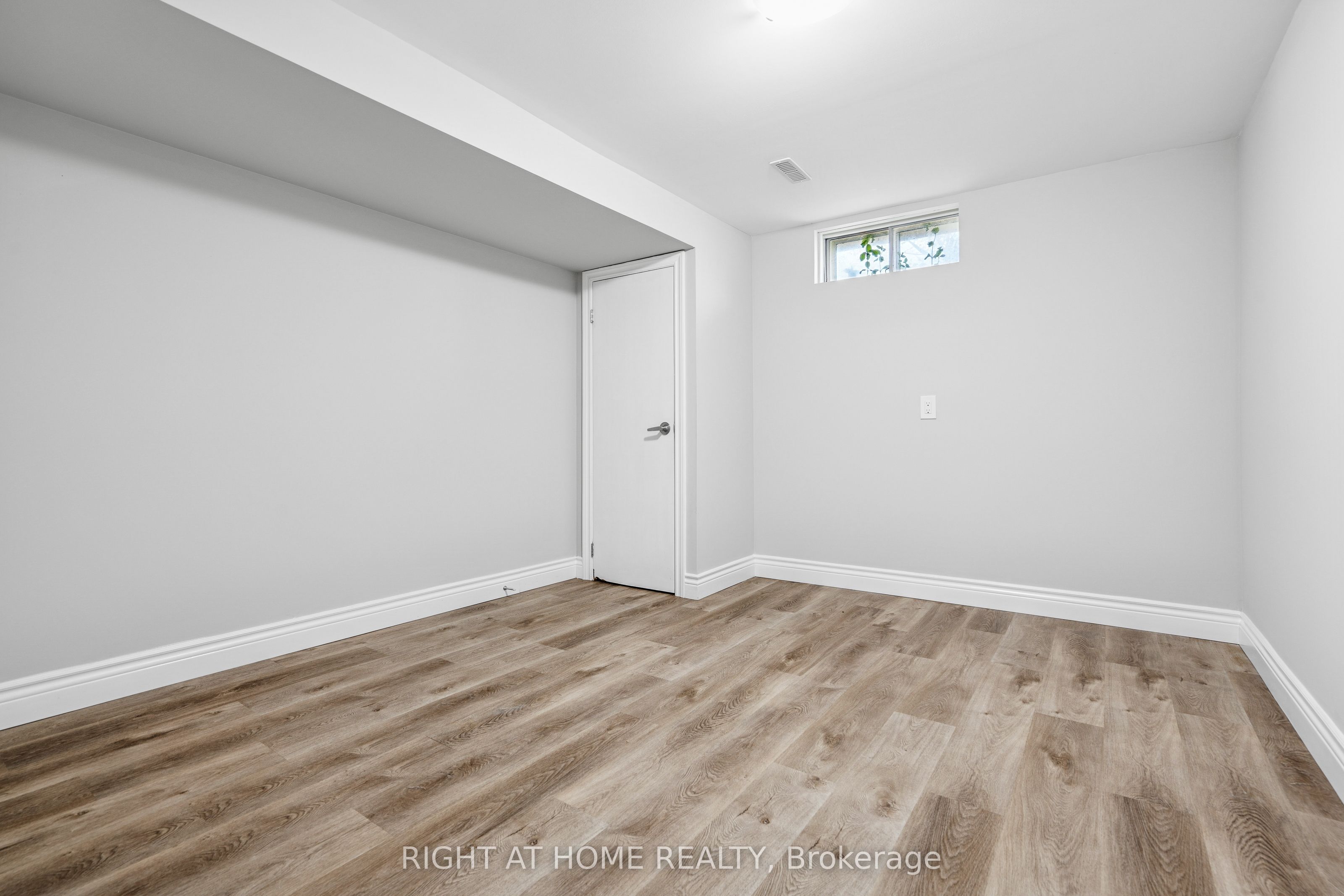 21 Ashdale Court