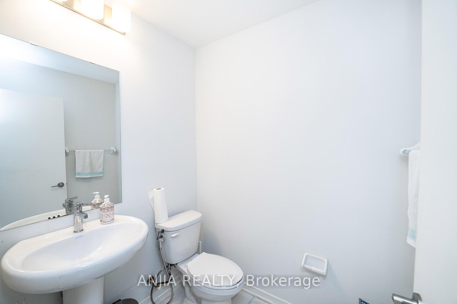 2 Bedrooms Condo at 235 Birmingham, Toronto For sale